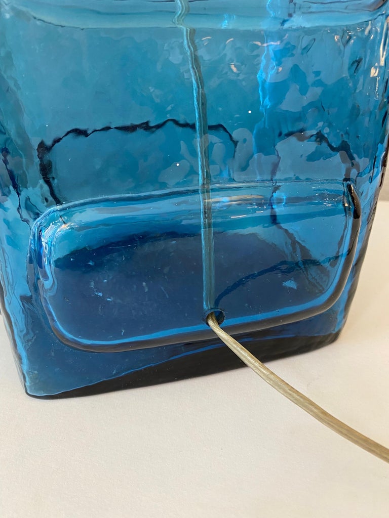 Pukeberg Glasbruk Sweden Blue Glass Table Lamp In Good Condition For Sale In Philadelphia, PA