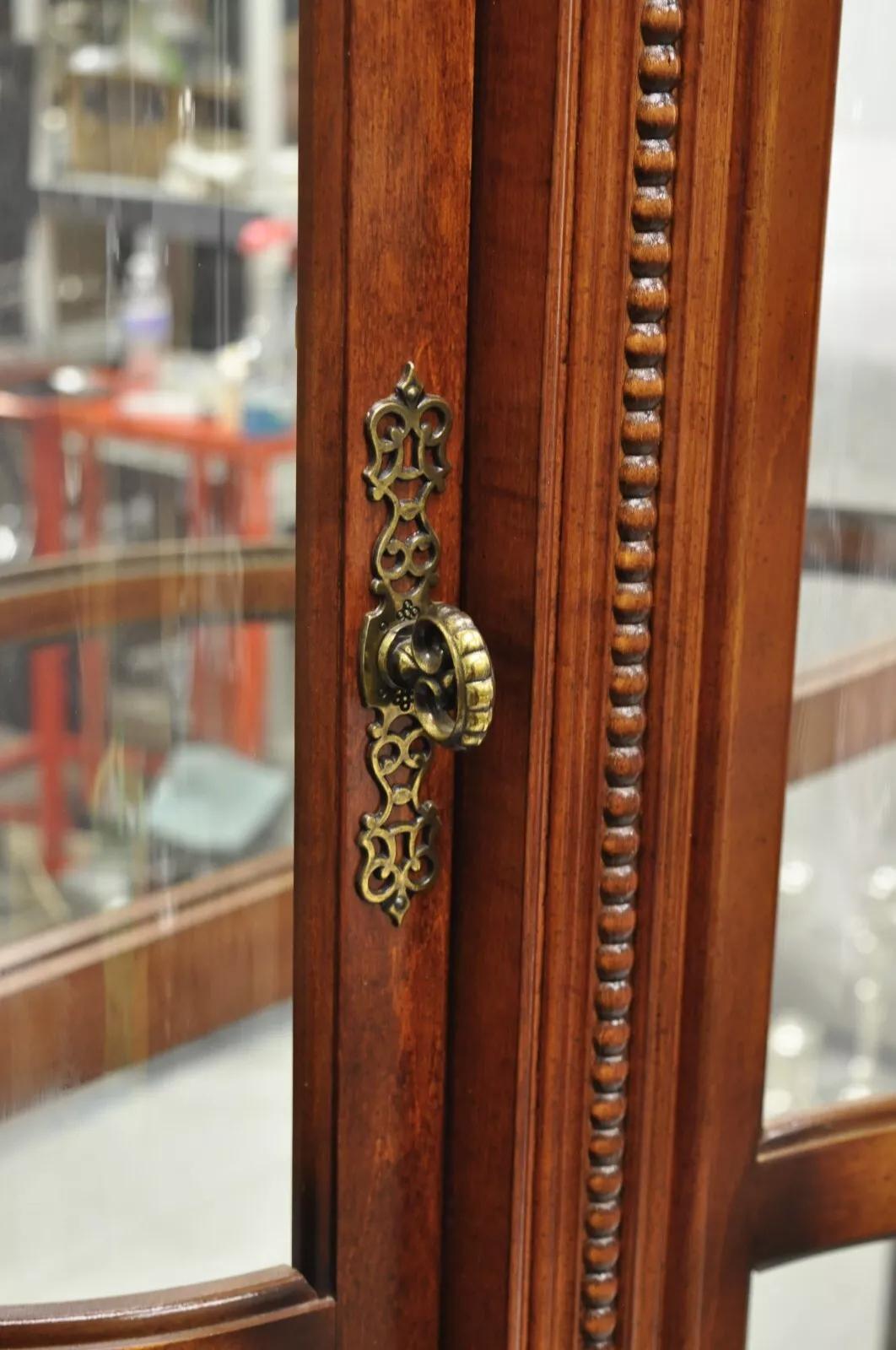 Pulaski Empire Style Cherry Wood Large Bowed Glass Curio Display Cabinet In Good Condition In Philadelphia, PA