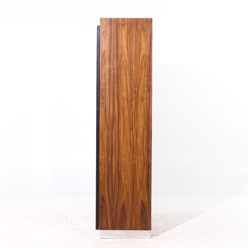 Pulaski Mid Century Rosewood, Leather and Chrome Armoire Dresser Bon état - En vente à Countryside, IL