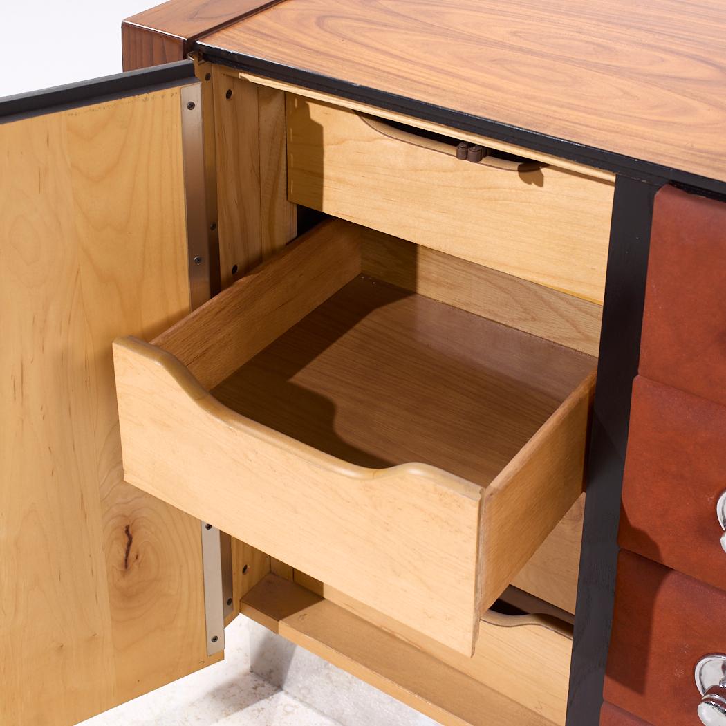 Pulaski Mid Century Rosewood, Leather and Chrome Lowboy Dresser en vente 1