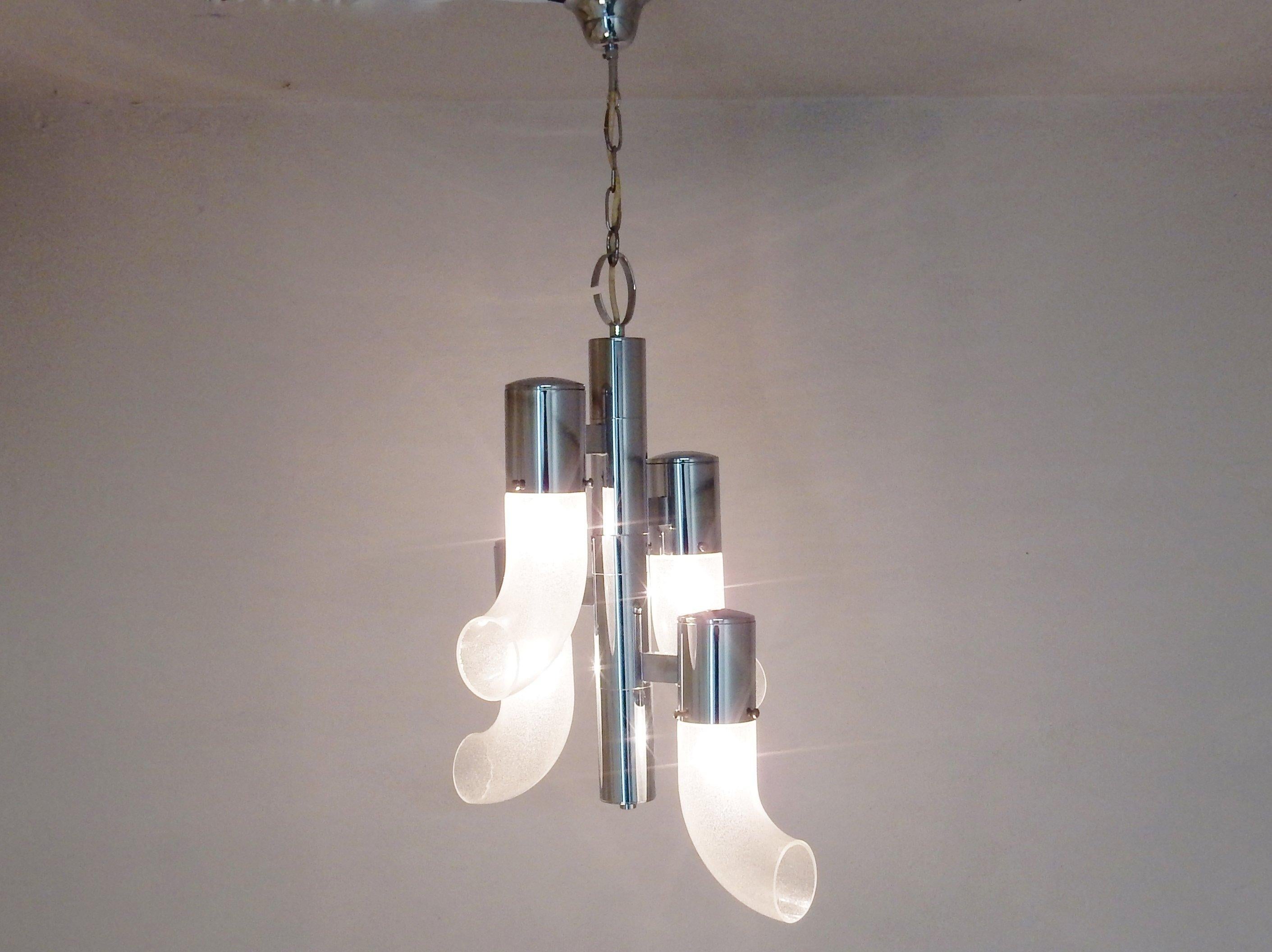 Very beautiful Italian Murano glass and chromed metal pendant lamp. The glass parts are typical Pulegoso models by Aldo Nason. The chrome is in very good condition as is the glass. Some signs of age to the chain.
