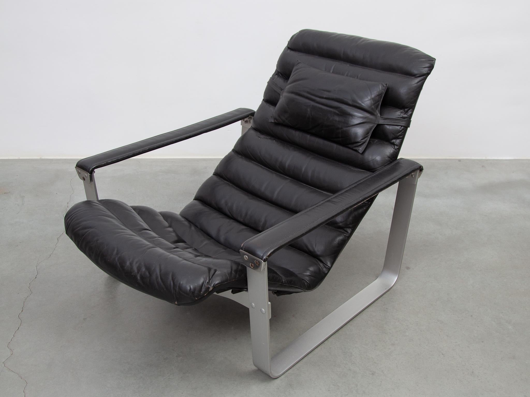 Pulkka Lounge Chair designed by Ilmari Lappalainen by ASKO, Finland, 1968 For Sale 4
