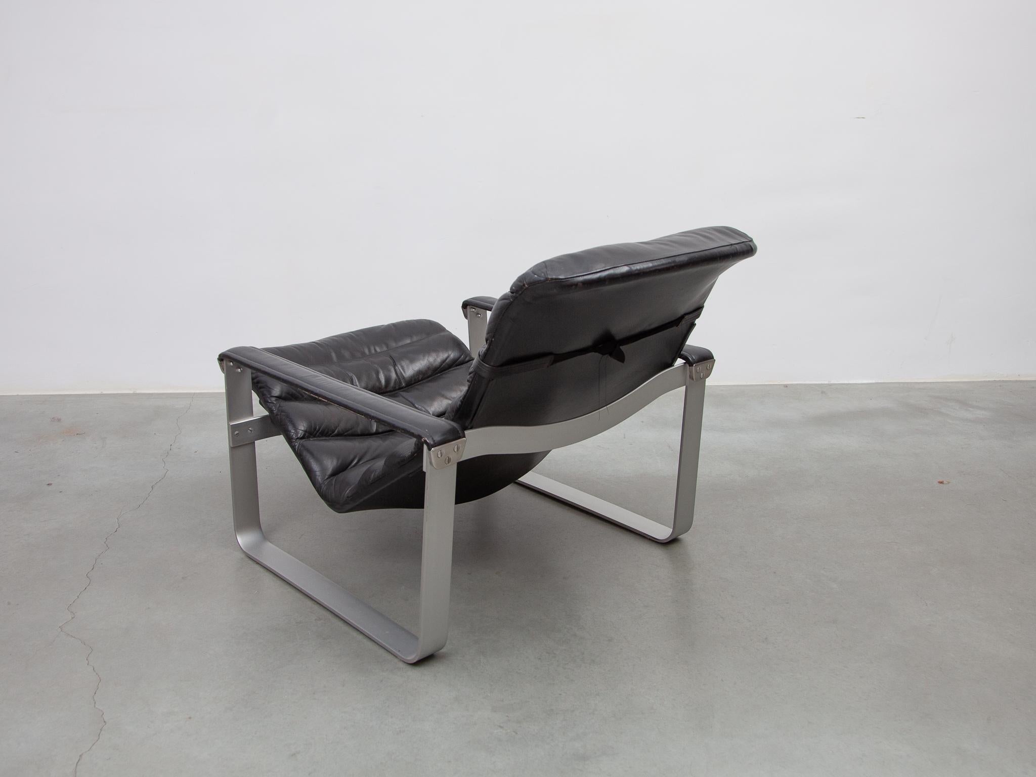 Scandinavian Modern Pulkka Lounge Chair designed by Ilmari Lappalainen by ASKO, Finland, 1968 For Sale