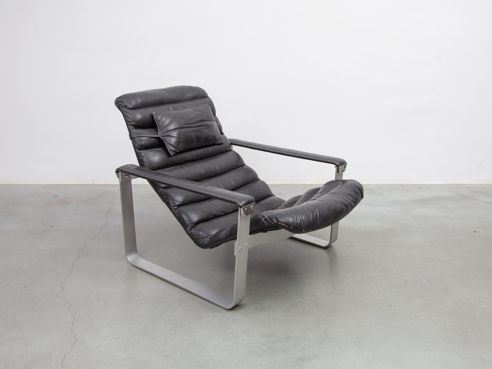 Pulkka Loungesessel, entworfen von Ilmari Lappalainen von ASKO, Finnland, 1968 (Aluminium) im Angebot