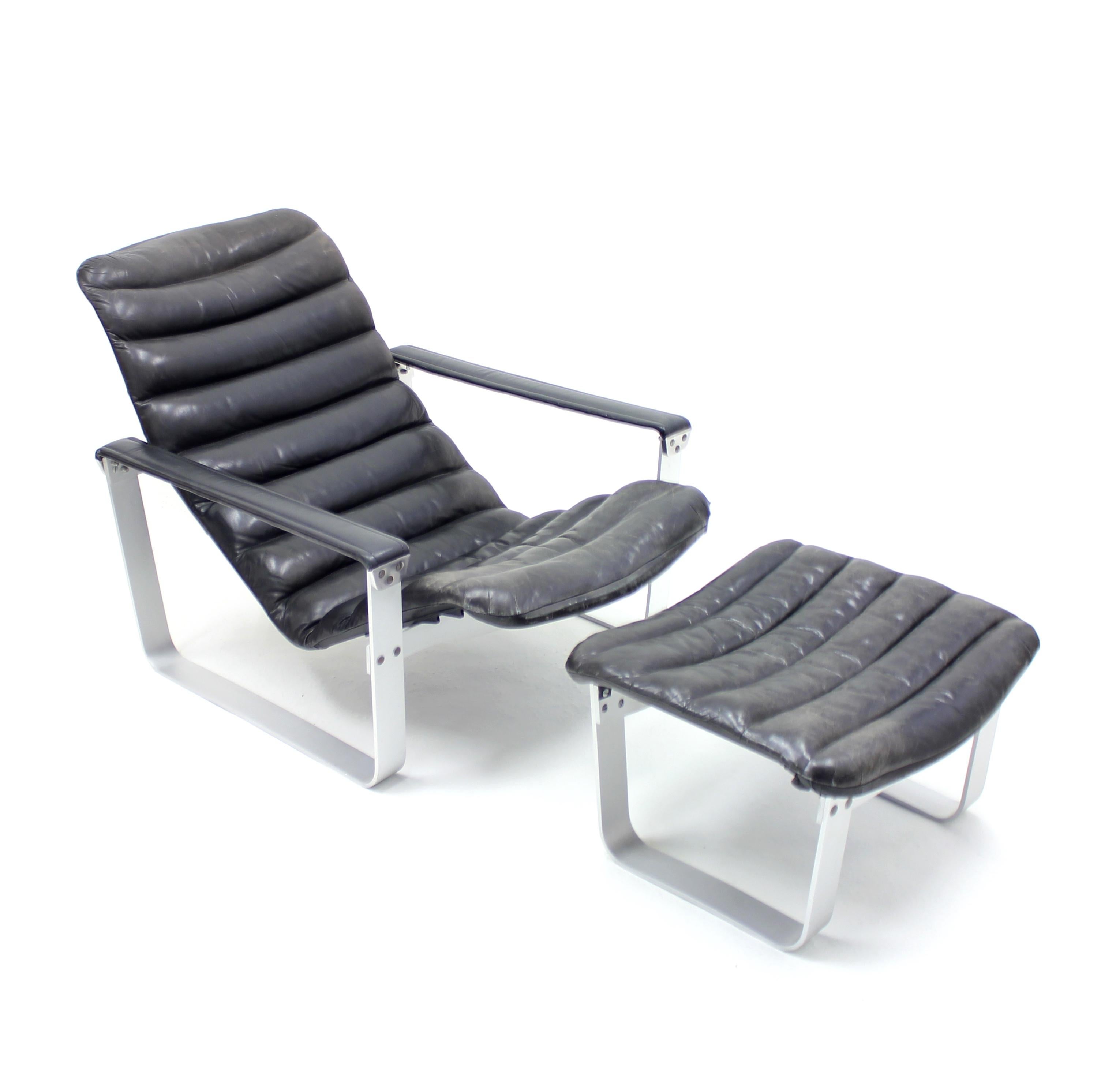 Pulkka Lounge Chair with Ottoman by Ilmari Lappalainen for ASKO, 1960s In Good Condition In Uppsala, SE