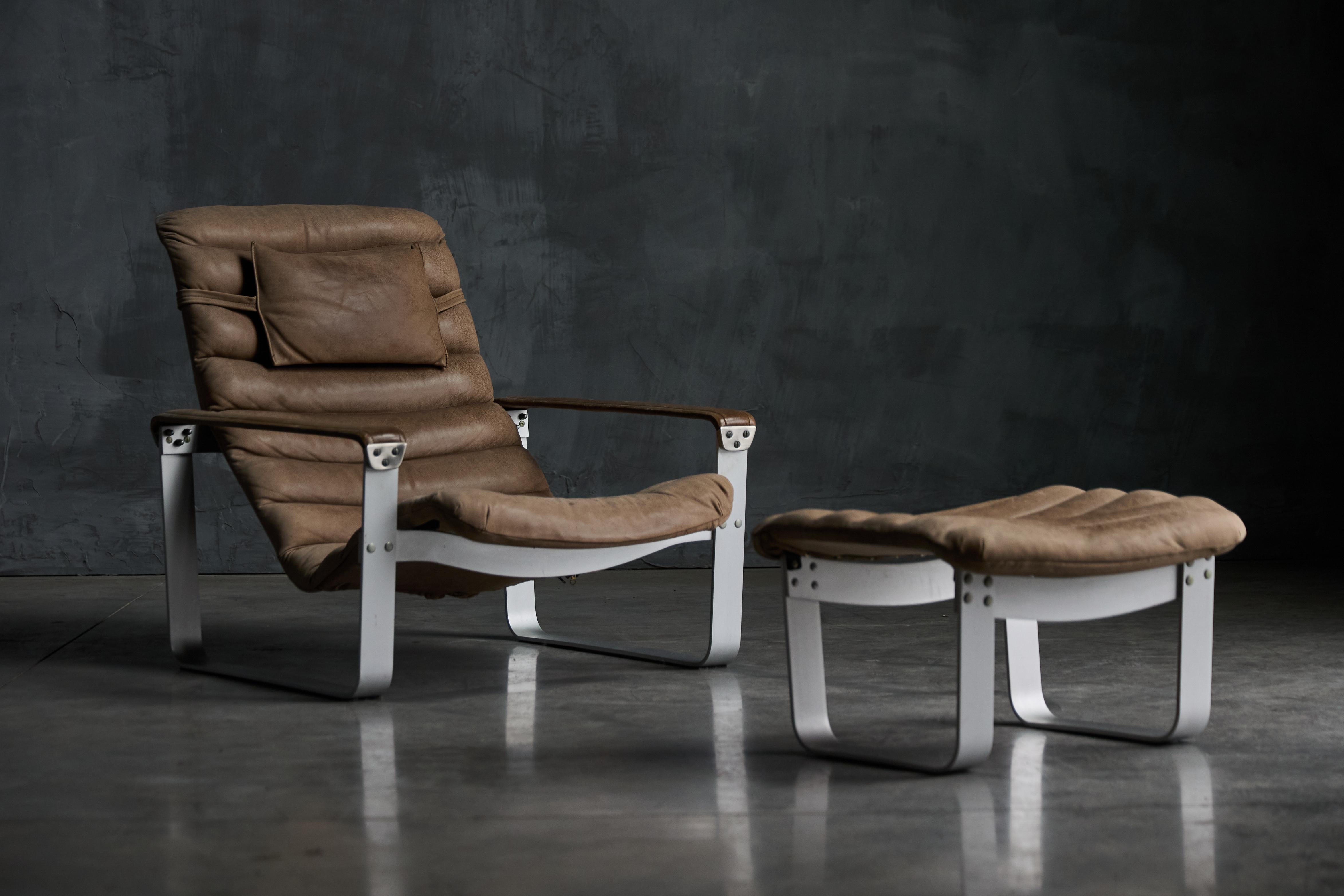 Pulkka-Loungesessel mit Ottomane von Ilmari Lappalainen für Asko, Finnland, 1960er Jahre (Aluminium) im Angebot