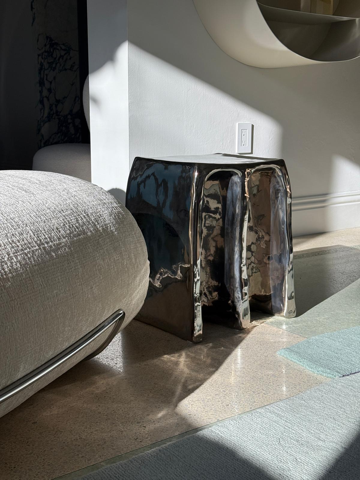 Pulpo Chouchou Ceramic  Side table by LORENZO ZANOVELLO in STOCK Excellent état - En vente à New York, NY