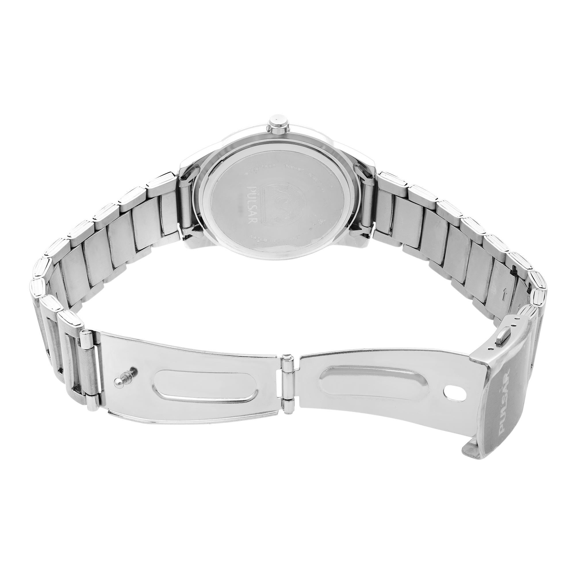Pulsar Date Stainless Steel Grey Dial Quartz Mens Watch VX42-X324 In Good Condition In New York, NY