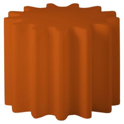 Kürbis-orangefarbener Getriebehocker von Anastasia Ivanyuk