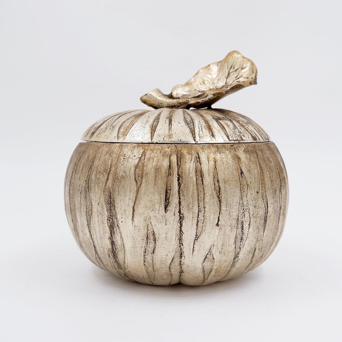 20th Century Pumpkin-shaped ice bucket with textured details on the skin and leaves. For Sale