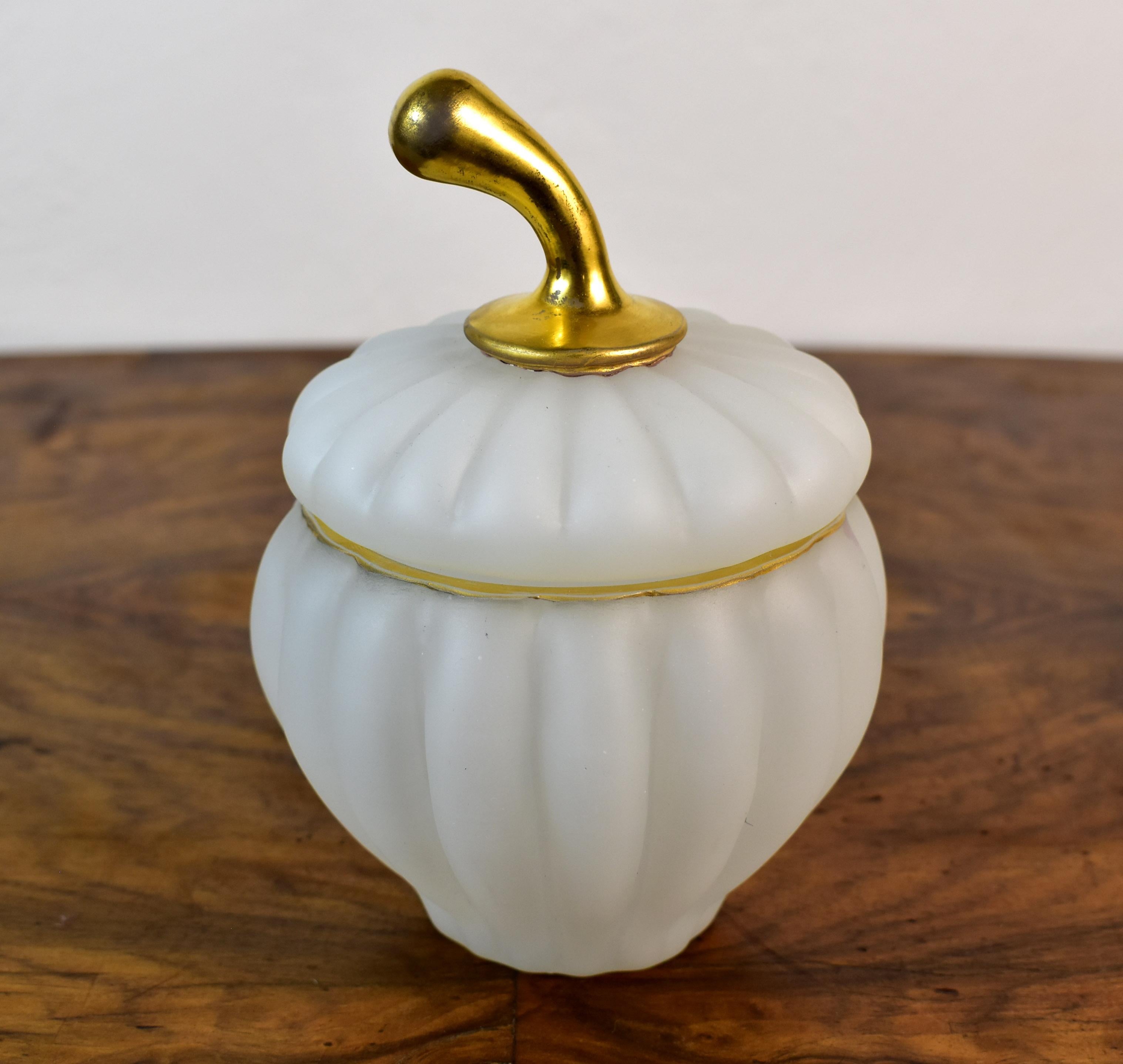 Pumpkin-Shaped Opaline Glass Jar - Bohemian Glass 19th Century For Sale 8