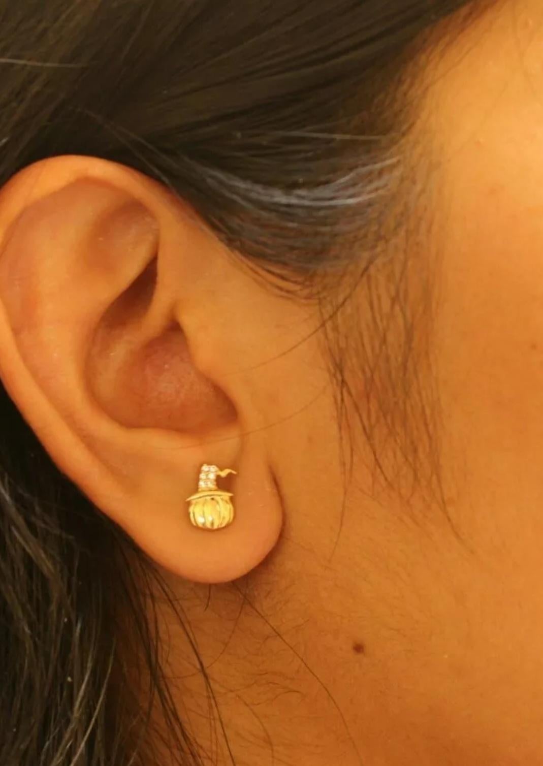 Pumpkins Studs Piercing 14k Solid Gold Witch Hat Minimalist Diamond Ear Studs. In New Condition For Sale In Chicago, IL