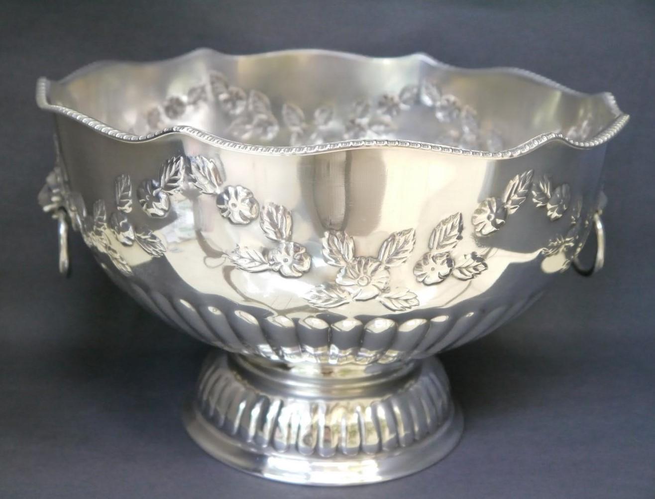 Punch Bowl SilverPlated, English, Mid20th Century For Sale at 1stDibs