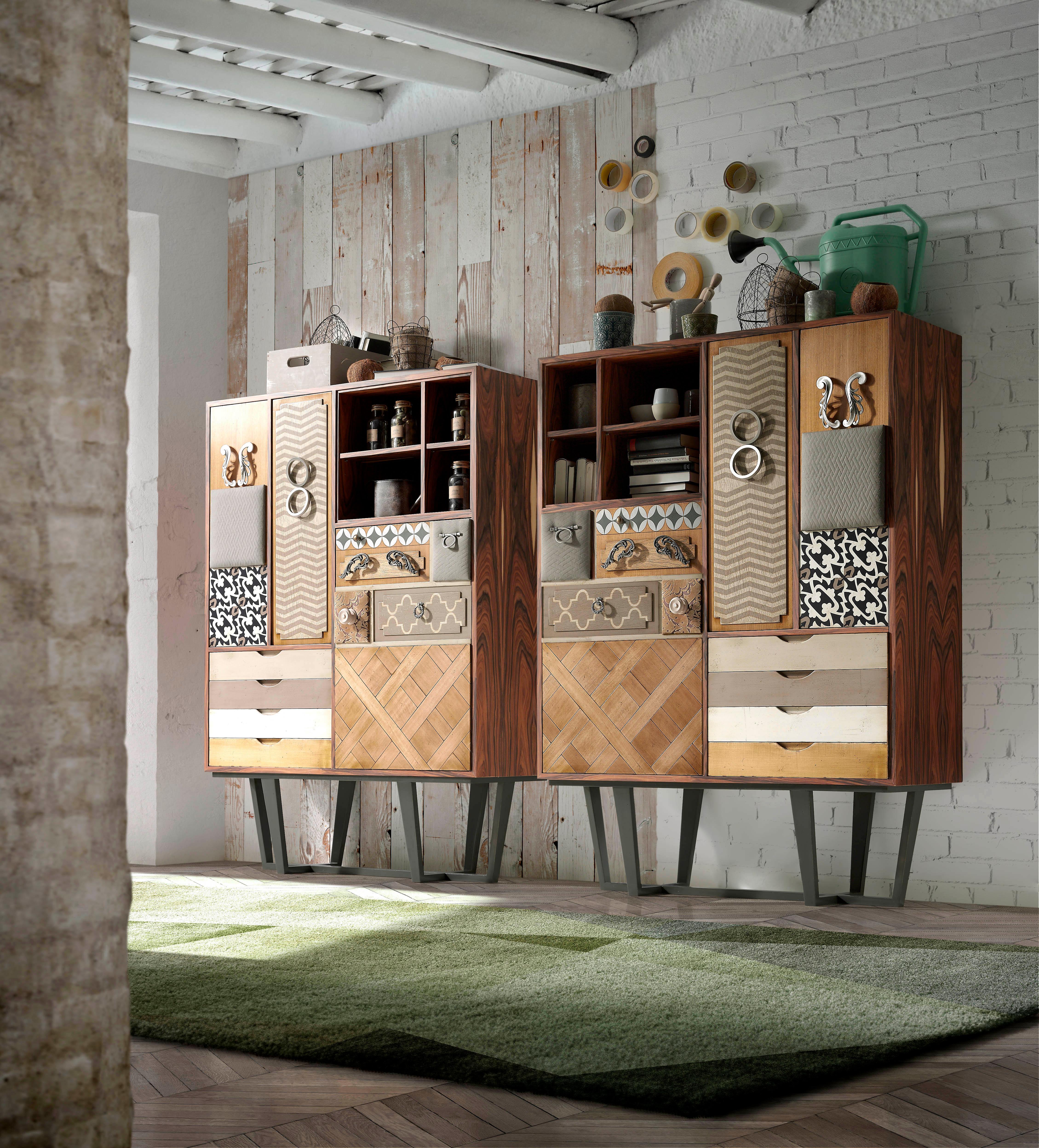 Armoire Punk par Lola Glamour
Dimensions : D 40 x L 120 x H 165 cm
MATERIAL : Bois.

La finition naturelle du bois transmet de la force aux panneaux peints à la main par nos artisans. La combinaison des textures, des tapisseries et des ferrures fait