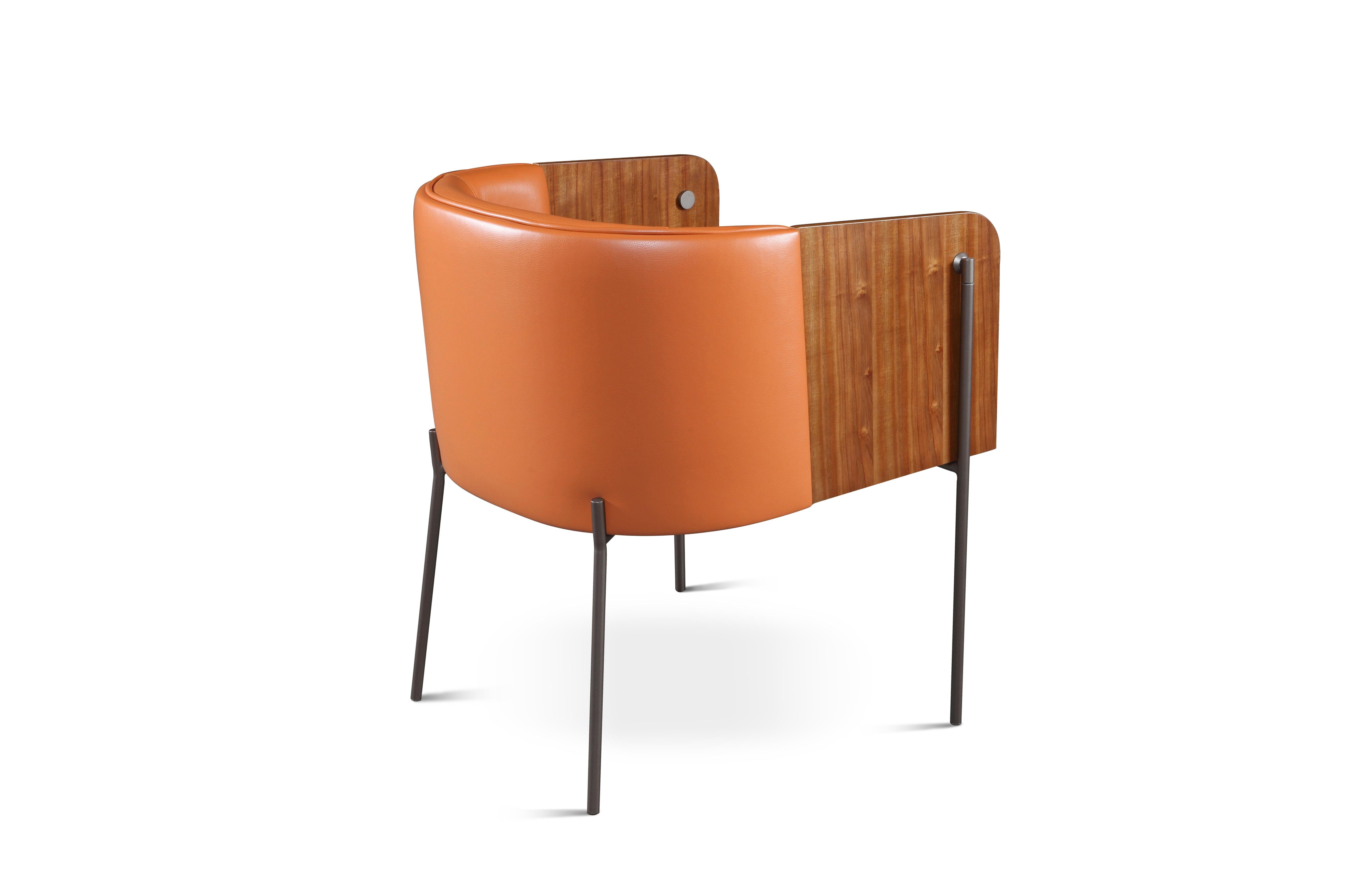 
The Punto armchair or chair has an elegant and versatile design. 
Easy to match, transitions into many interior decor styles.
Its finishes are impeccable, with a harmonious mix of  high quality materials: Curve multi-laminate wooden backrest,