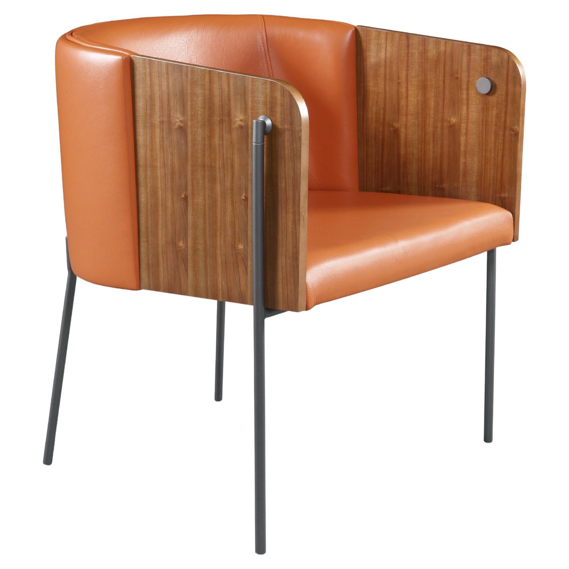 Sessel „Punto“ aus Holz, Multi-Laminat, Naturleder und goldenem Vier-Füßen