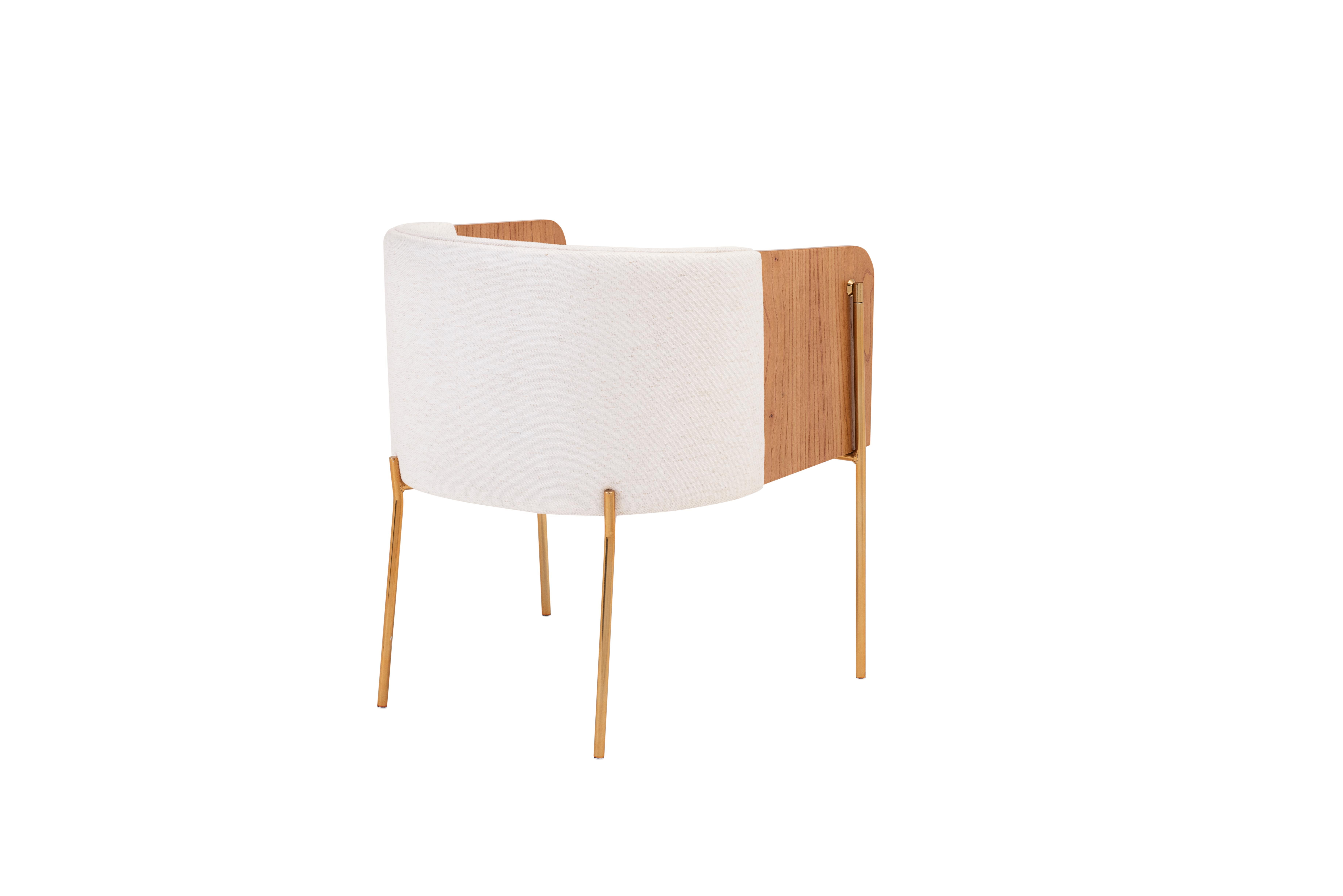 Brésilien FauteuilPunto en bois multi- stratifié tapissé de quatre pieds dorés en vente
