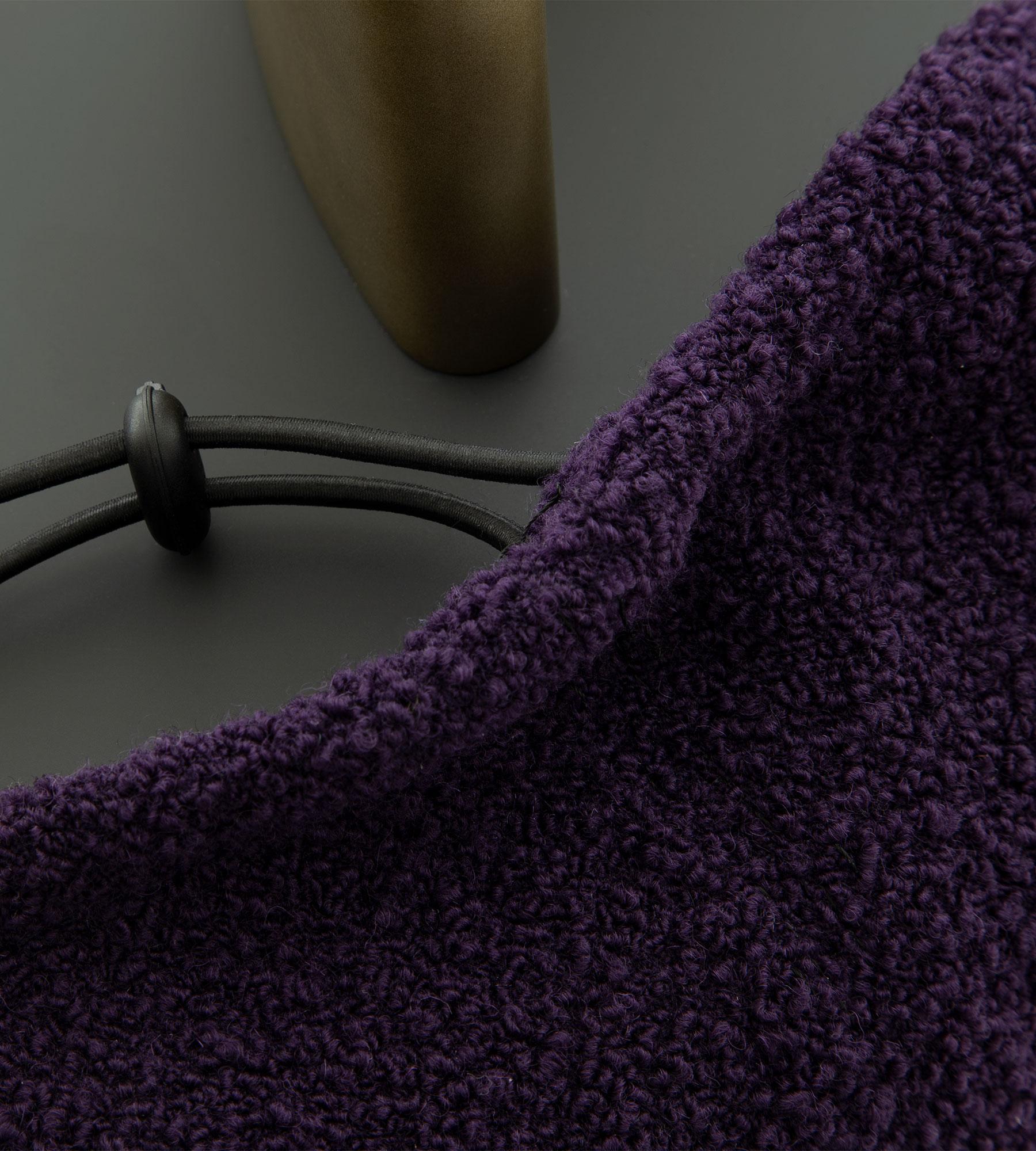 Puf de lana Bouclé Punto e Virgola de Morica Design Italiano en venta
