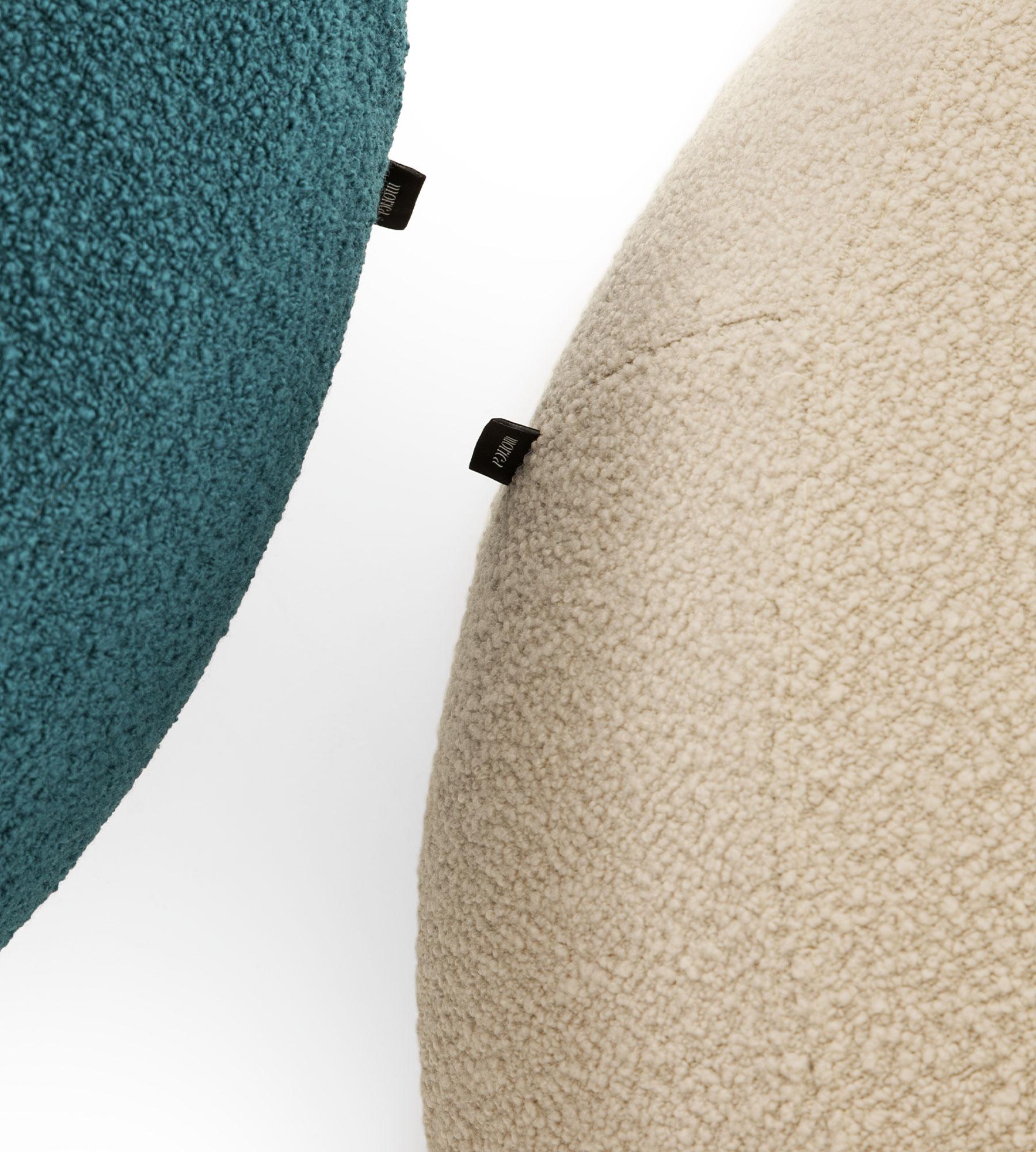 Puf de lana Bouclé Punto e Virgola de Morica Design en Nuevo estado para la venta en Geneve, CH