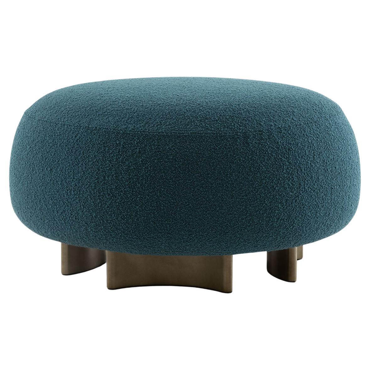 Puf de lana Bouclé Punto e Virgola de Morica Design en venta