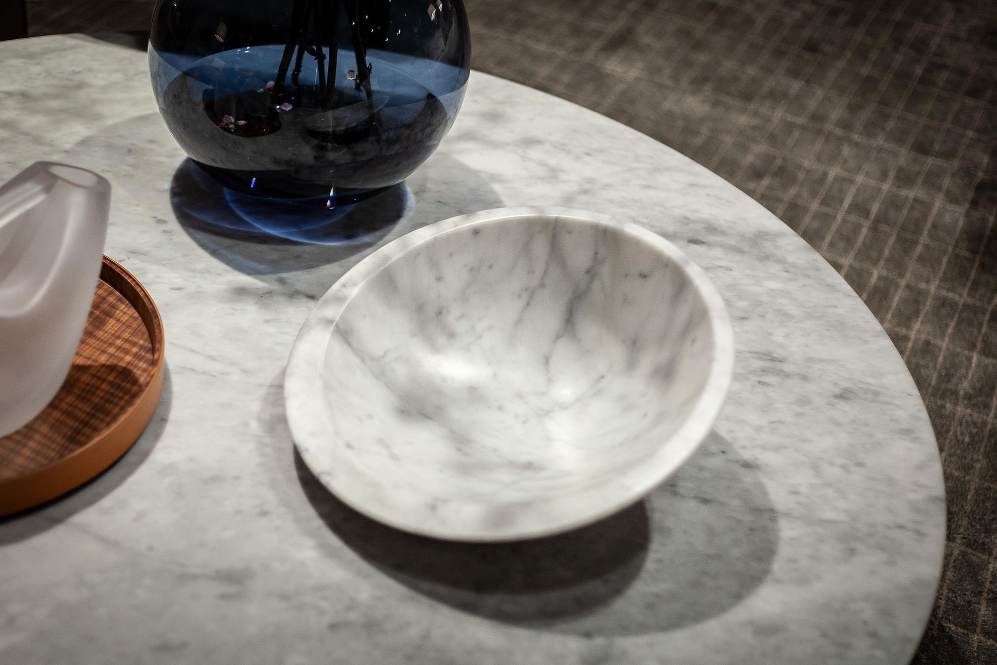 Modern Pura Bowl in White Carrara Marble  For Sale