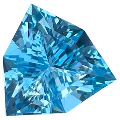 Achat Topaze bleue suisse taille brillant 4,50 carats Naturelle Gemmes de Madagascar