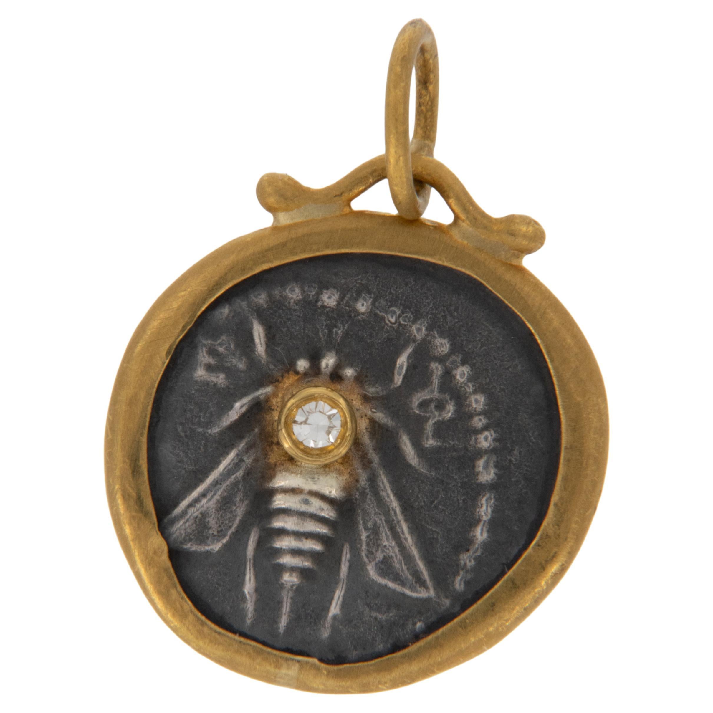 Pendentif en or jaune pur 24 carats, argent et diamants, Replica de la pièce de monnaie d'Ephèse
