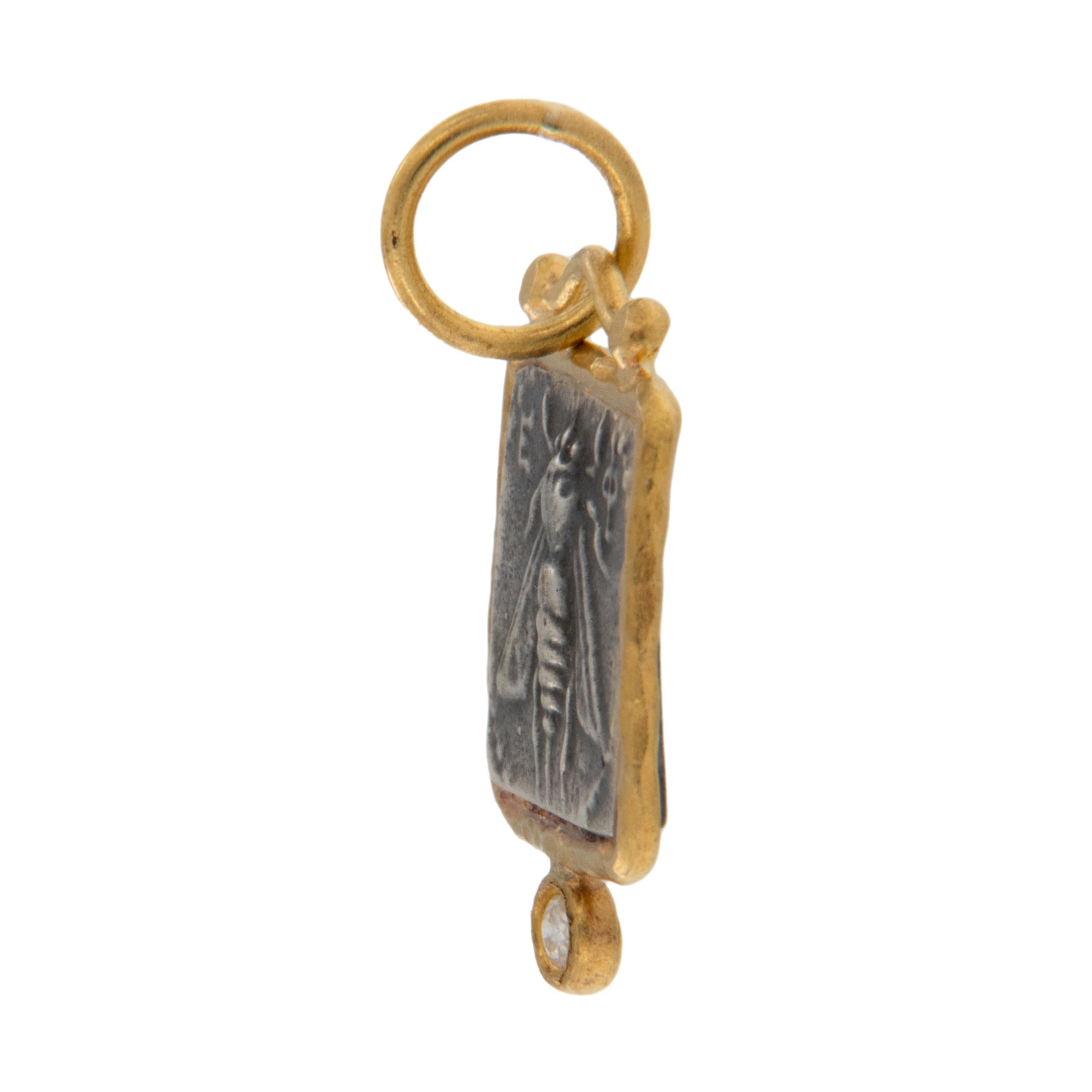 Taille ronde Pendentif en or jaune pur 24 carats, en argent et en diamants, Replica de la pièce de monnaie d'Ephèse en vente