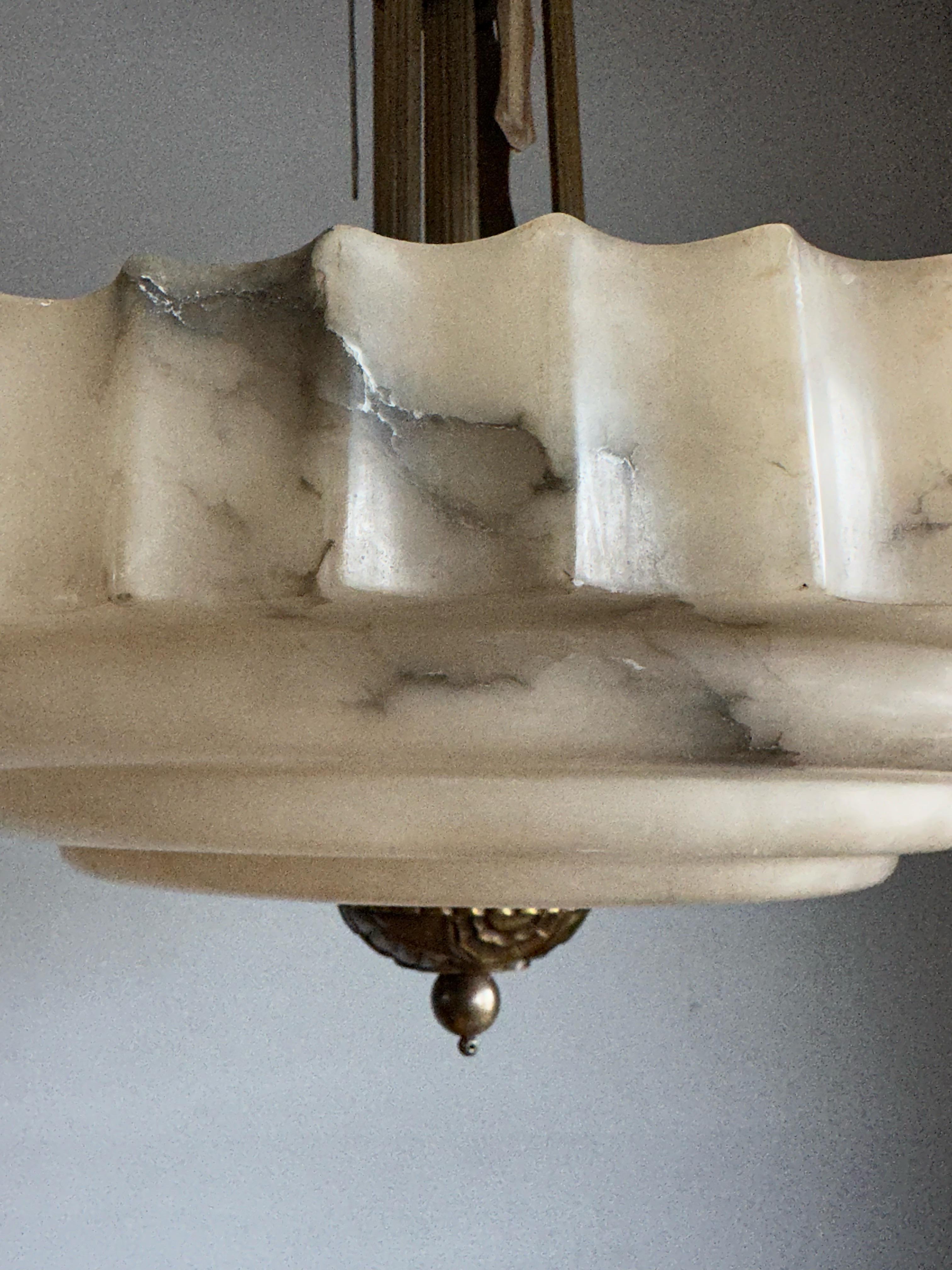 20th Century Pure Art Deco Alabaster Pendant Light with Unique Bronze Hanging and Canopy For Sale
