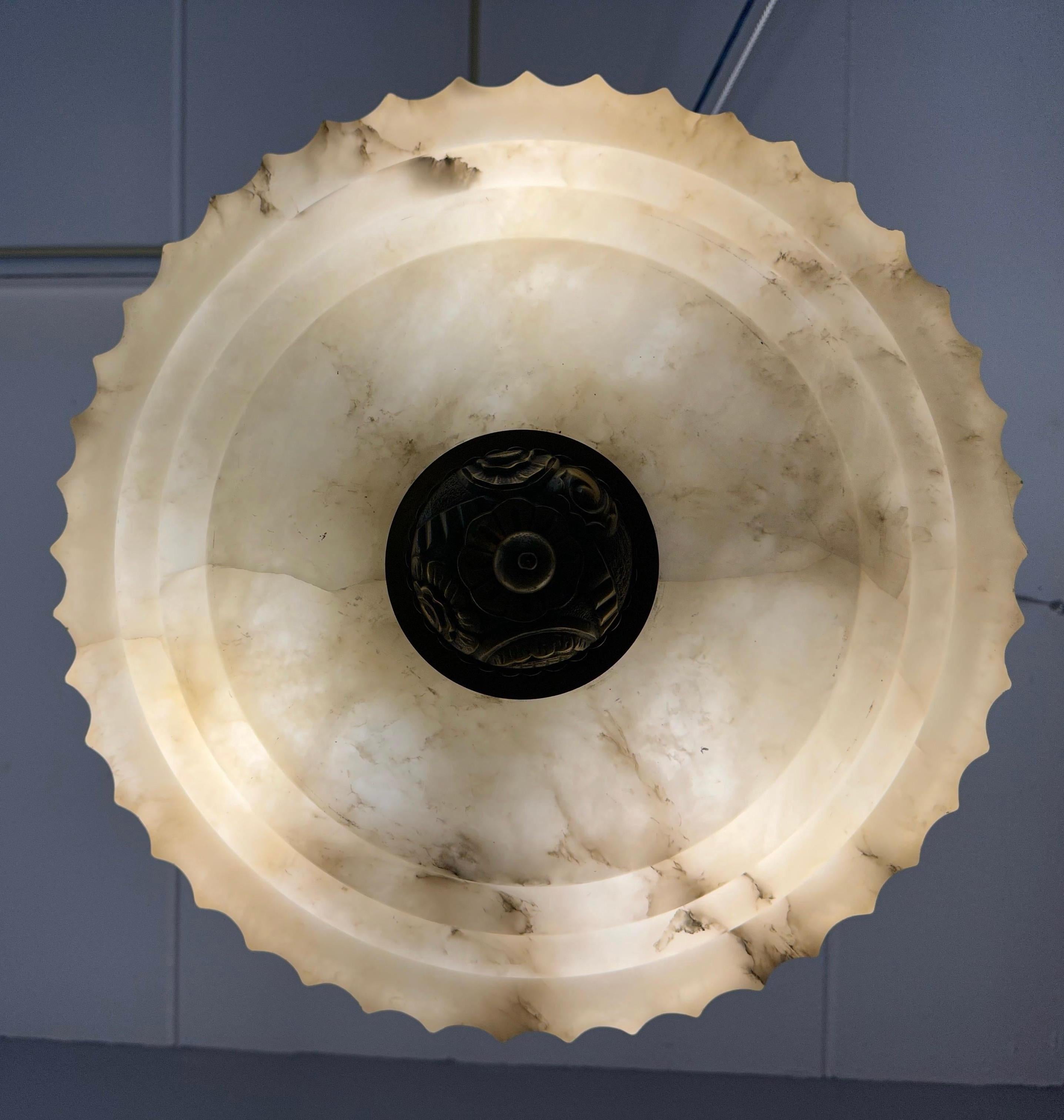 Pure Art Deco Alabaster Pendant Light with Unique Bronze Hanging and Canopy For Sale 2