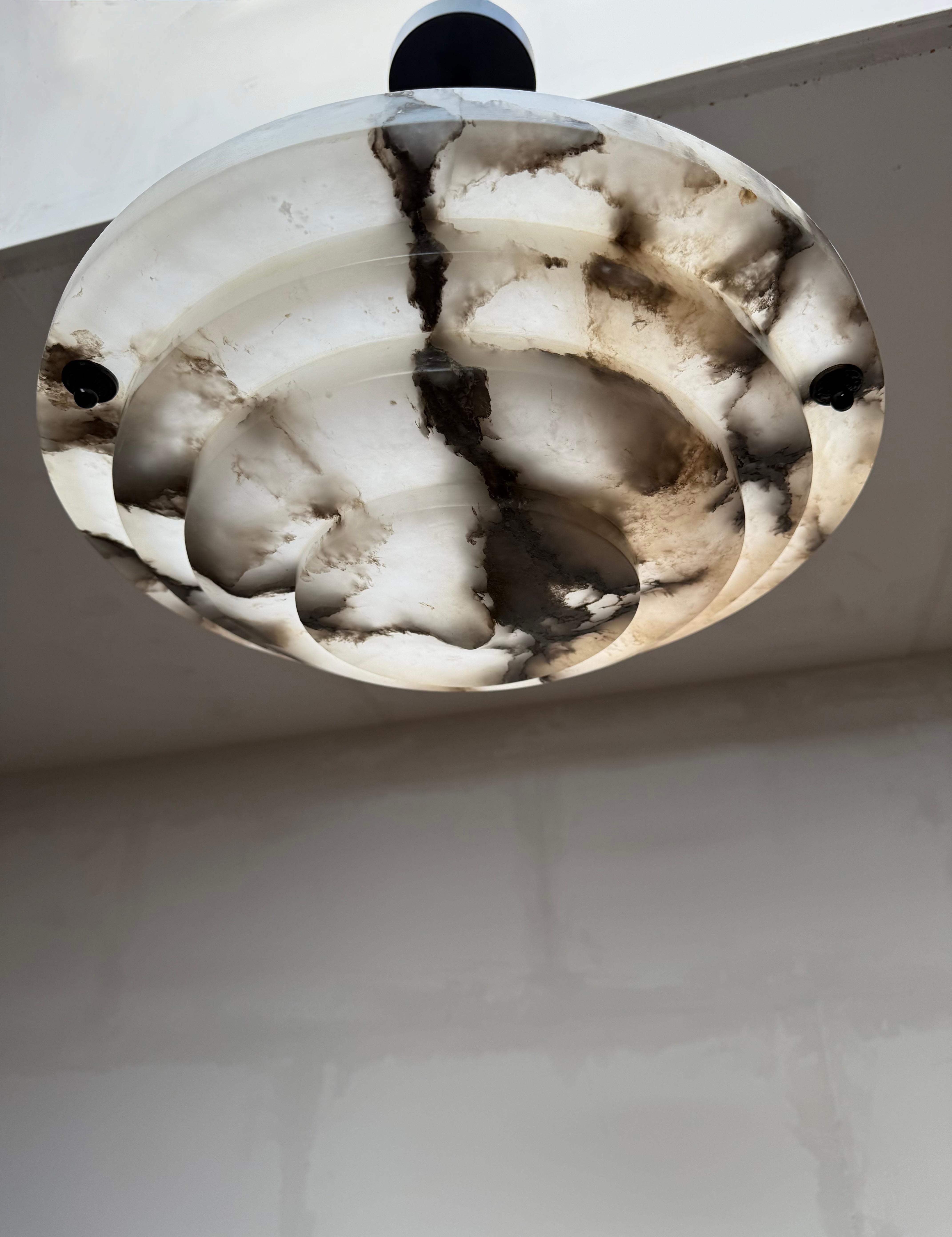 Pura Art Deco e dimensioni perfette, plafoniera / pendente in alabastro a più strati in vendita 10