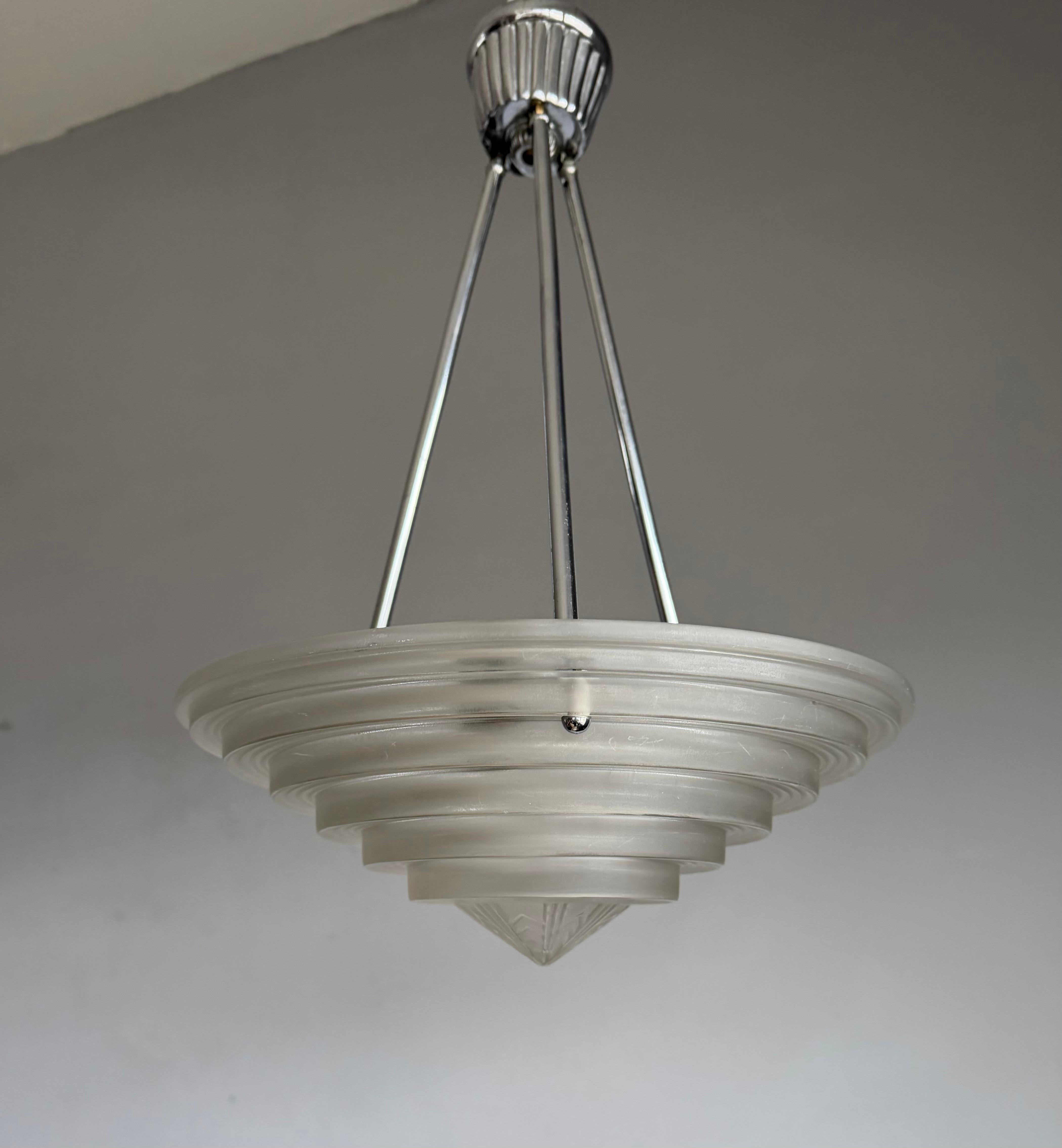 Pendentif en verre multicouche, signé G Leleu, de style Art Déco et de taille parfaite en vente 2