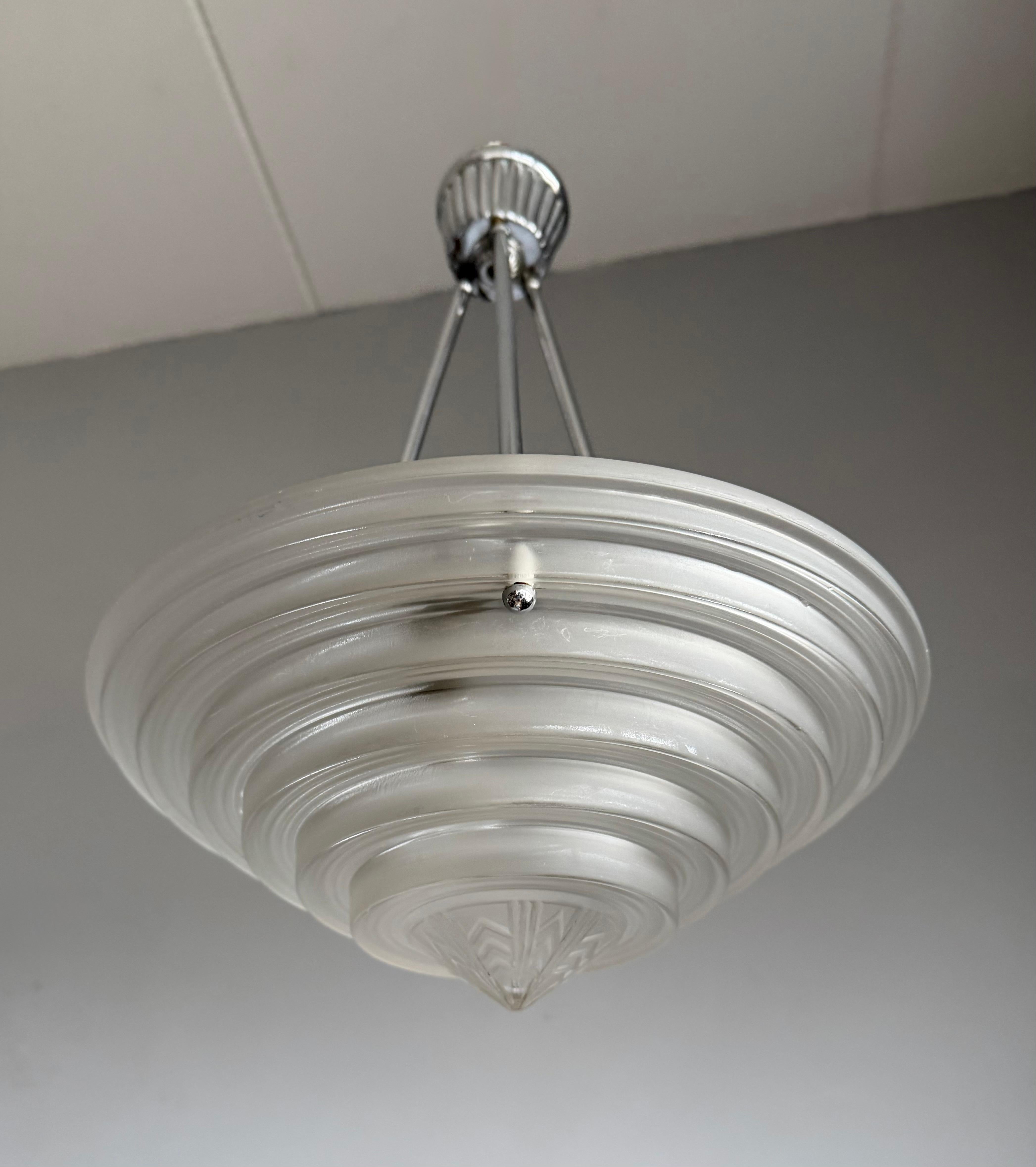 Pendentif en verre multicouche, signé G Leleu, de style Art Déco et de taille parfaite en vente 3