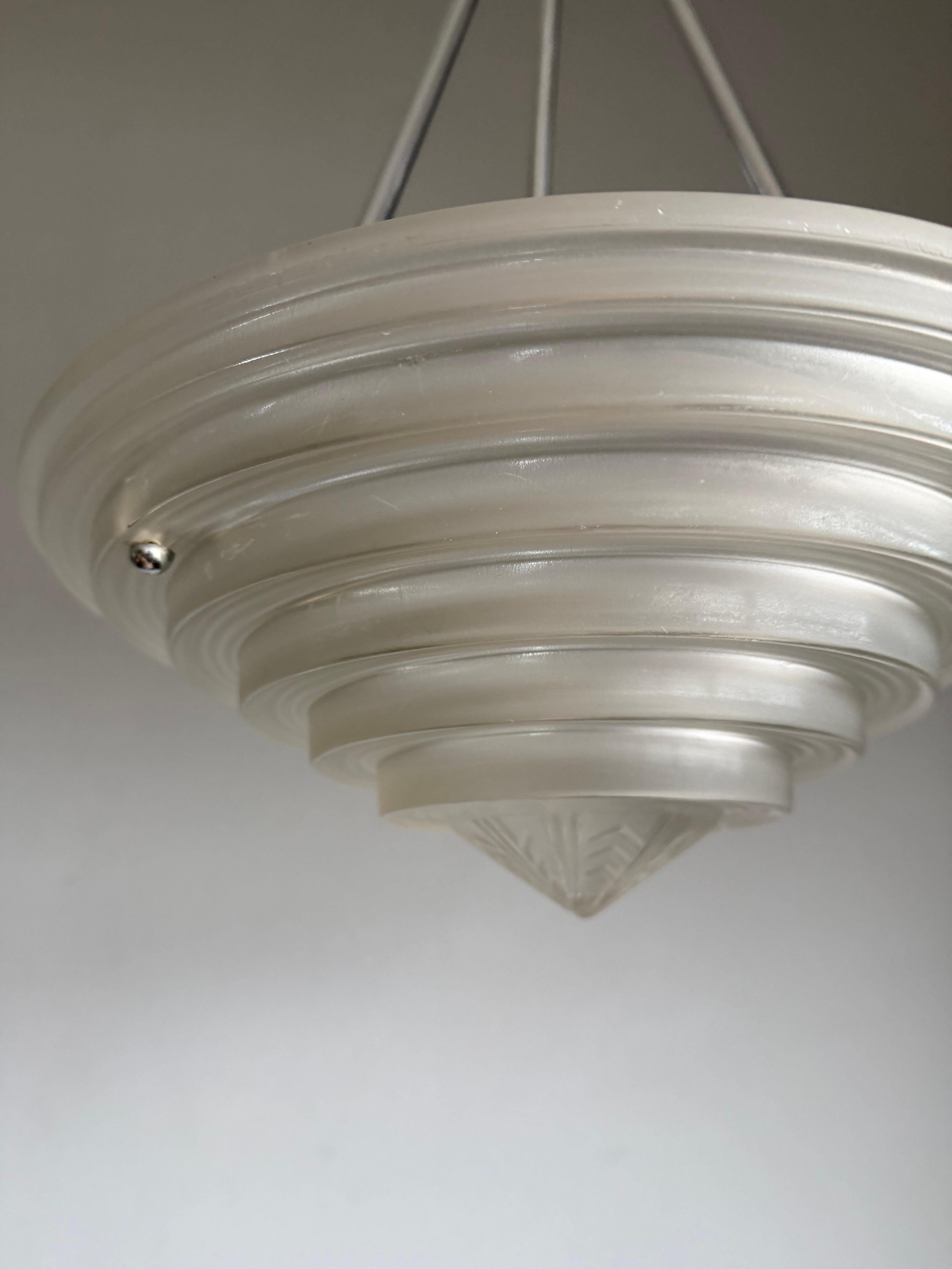 Pendentif en verre multicouche, signé G Leleu, de style Art Déco et de taille parfaite en vente 4