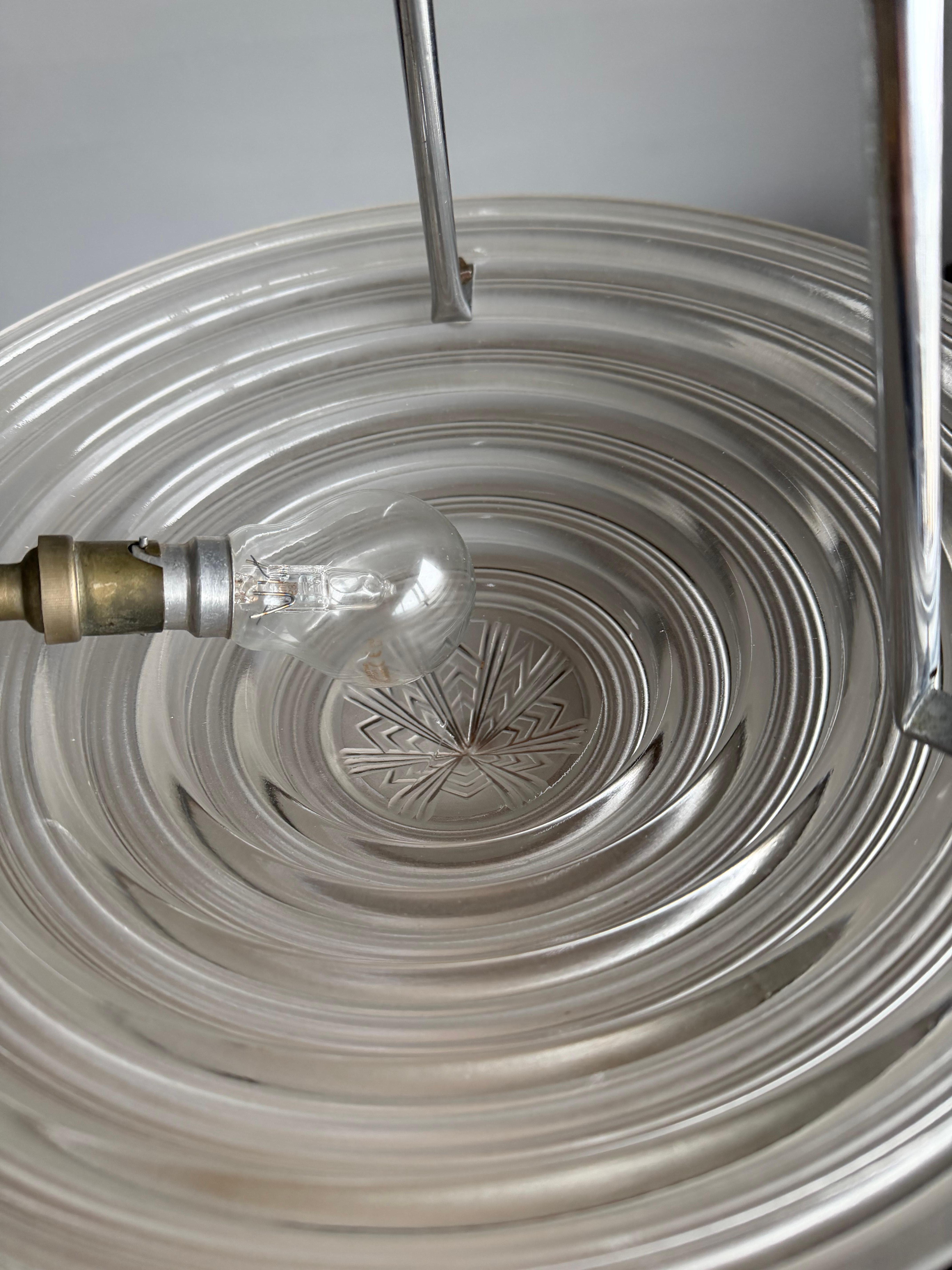 Pendentif en verre multicouche, signé G Leleu, de style Art Déco et de taille parfaite en vente 8