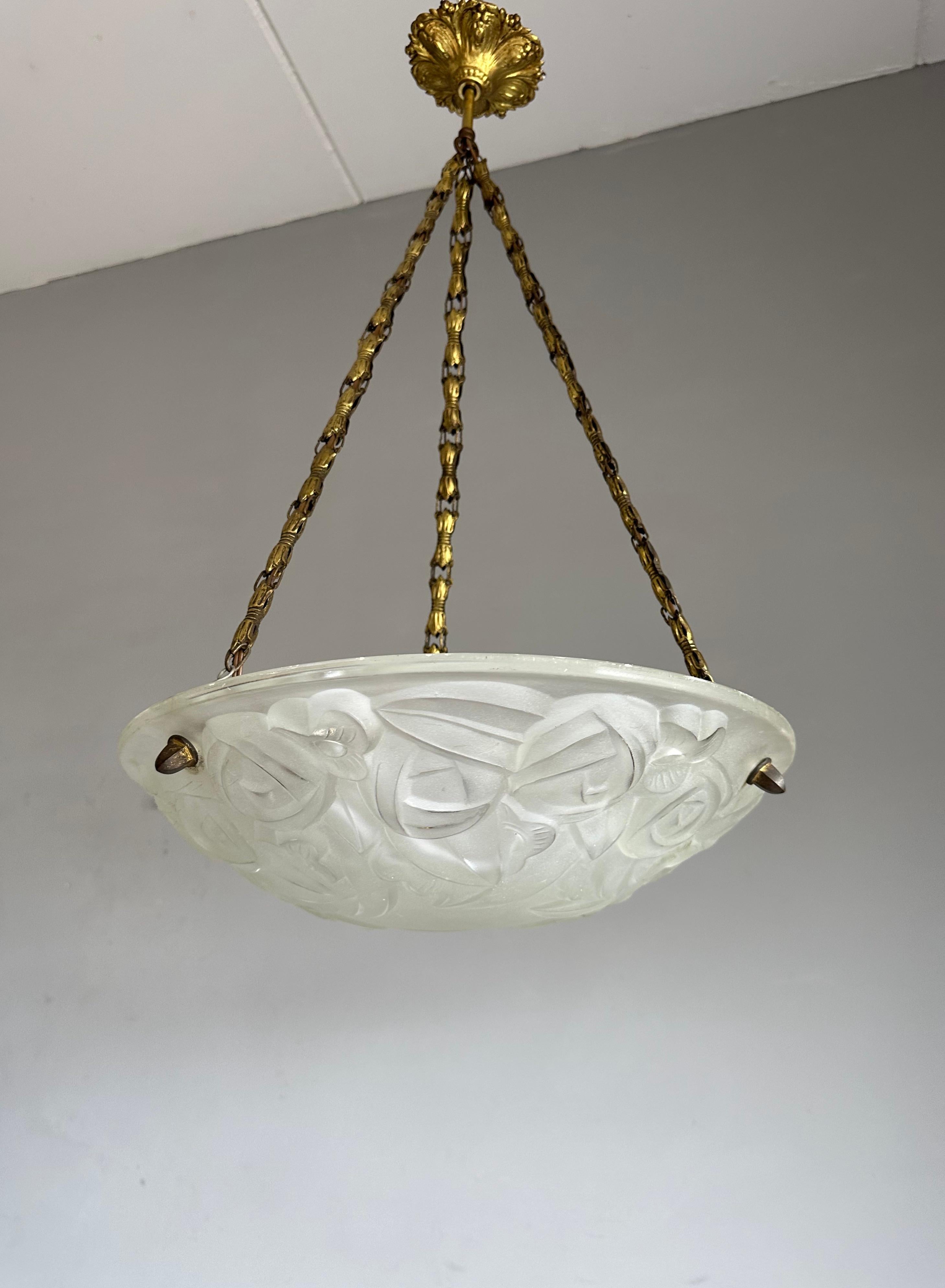 Pure Art Deco and Perfect Size, Stylish Roses Glass Shade Pendant, Signed Degué For Sale 9