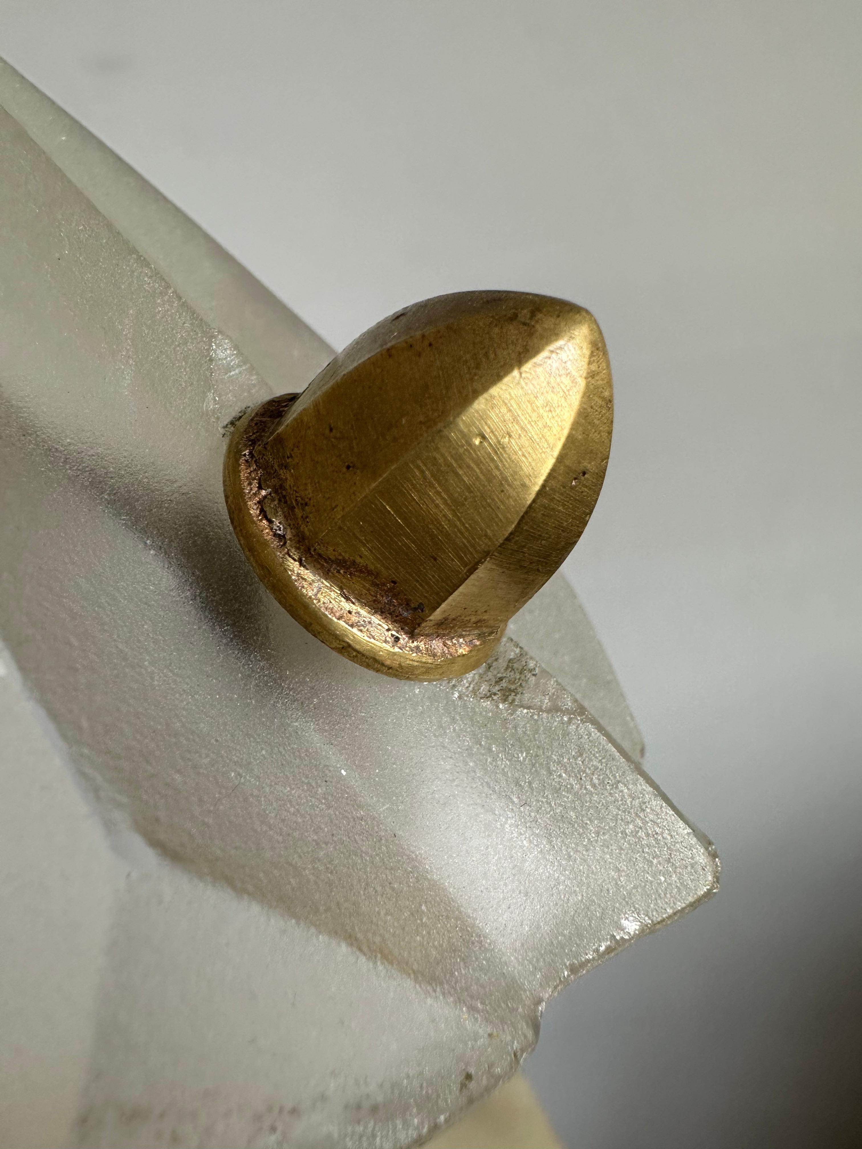 Schreibtisch-/Tischlampe im reinen Art déco-Stil, Glasschirm auf einem Sockel aus vergoldeter Bronze, signiert Degue im Angebot 6