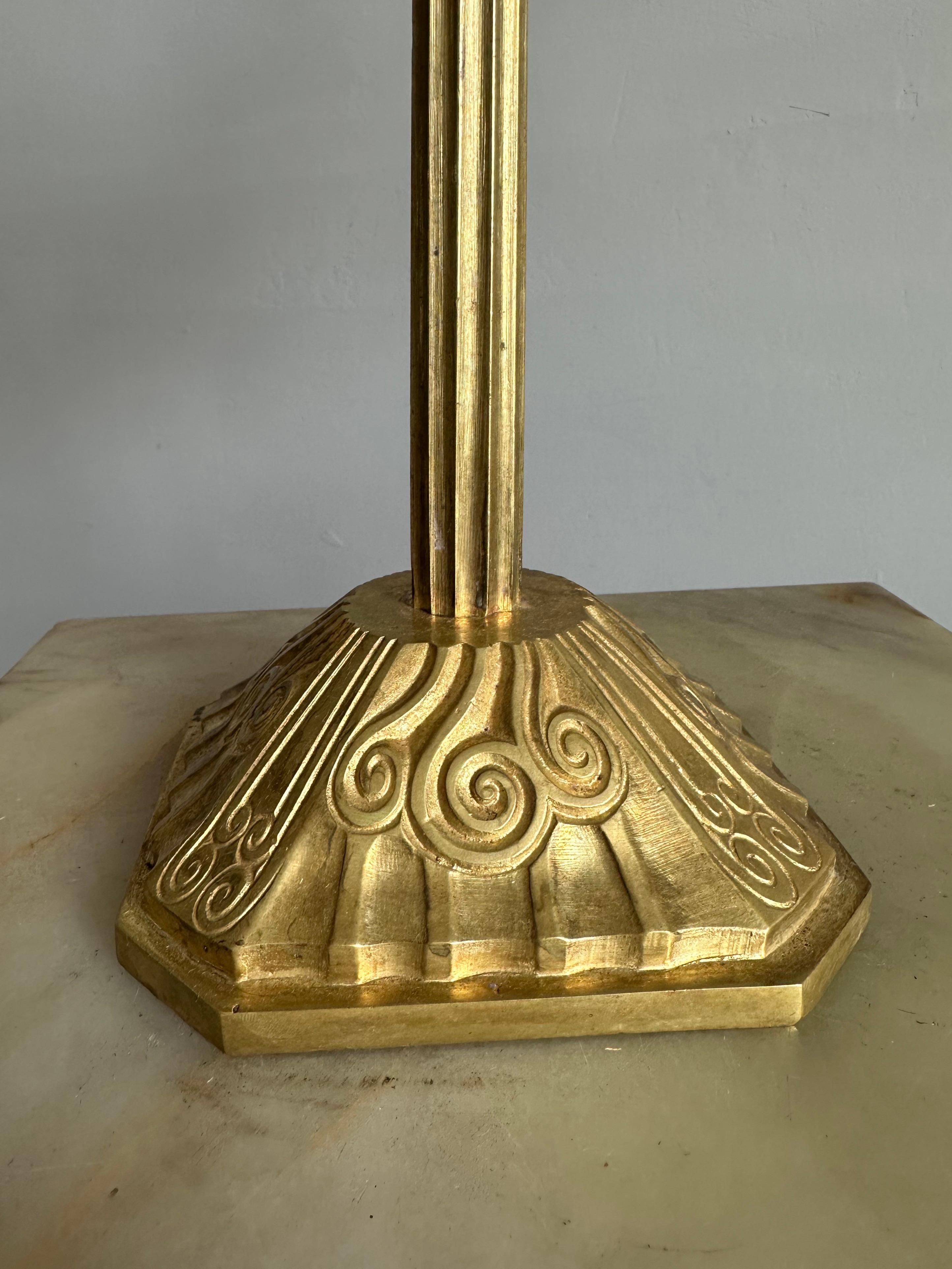 Pure Art Deco Desk / Table Lamp, Glass Shade On A Gilt Bronze Base Signed Degue For Sale 14