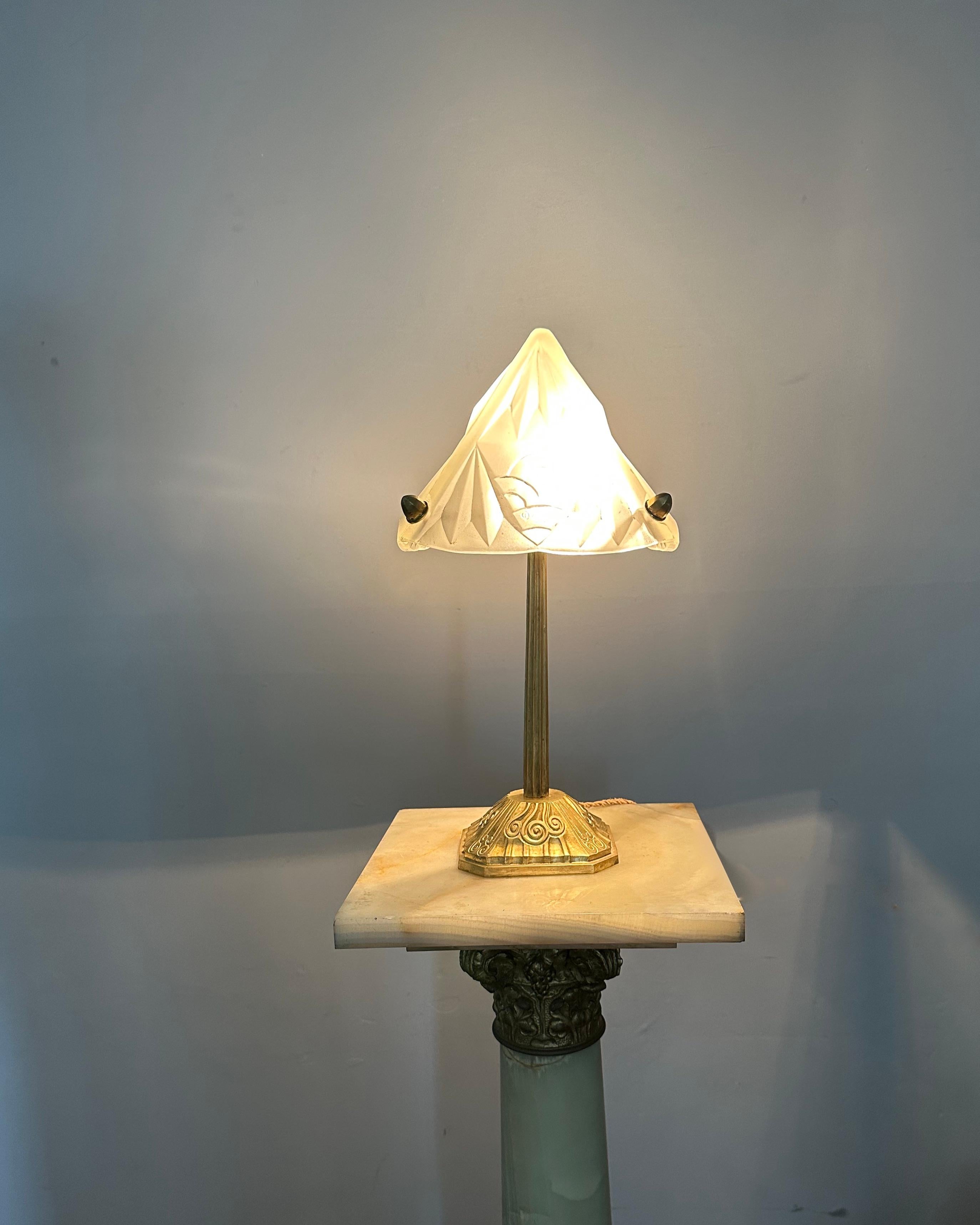 Pure Art Deco Desk / Table Lamp, Glass Shade On A Gilt Bronze Base Signed Degue For Sale 1