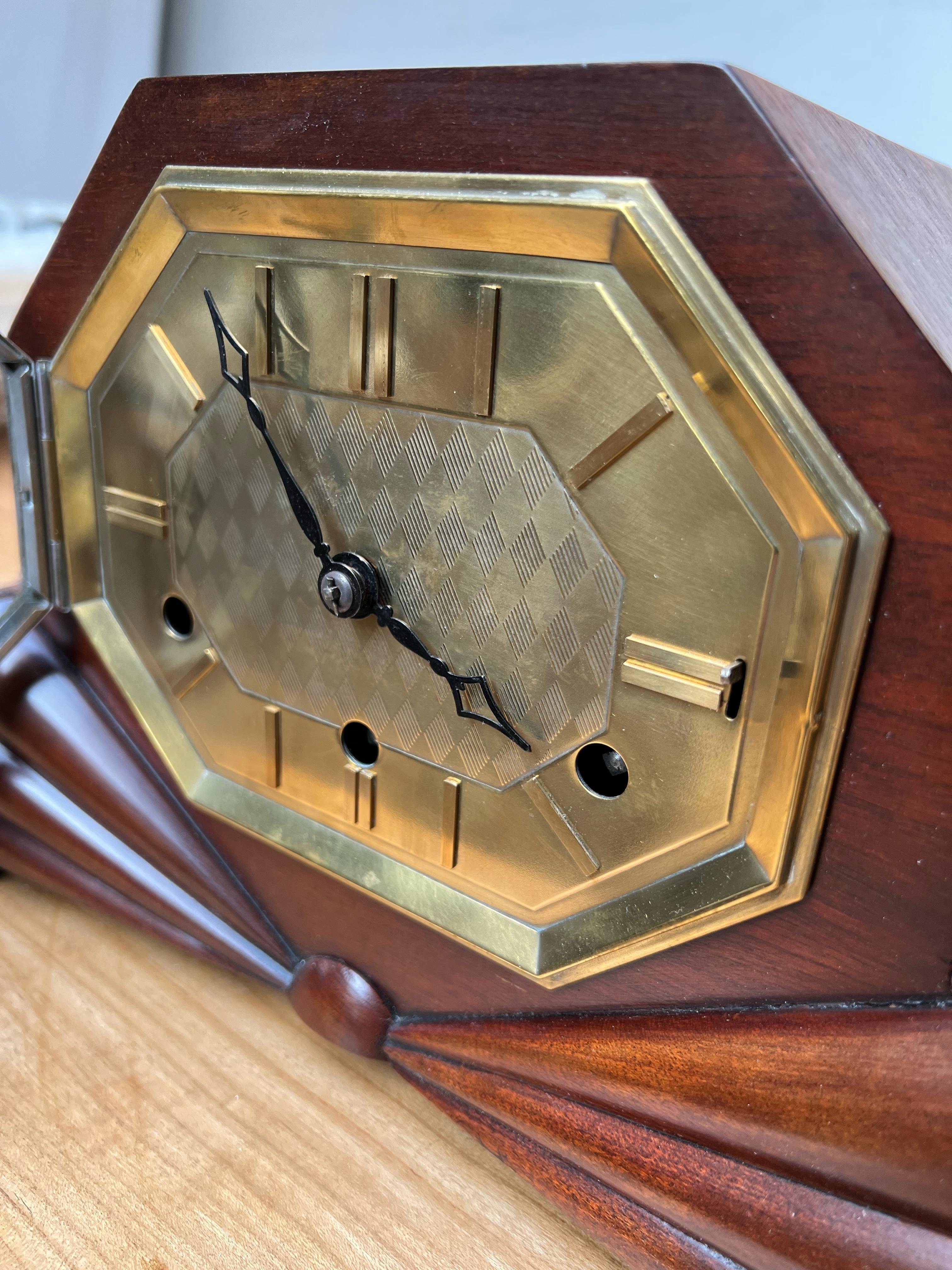 Pure Art Deco, Marvelous Design & Warm Color Nutwood Mantle / Desk / Table Clock For Sale 10