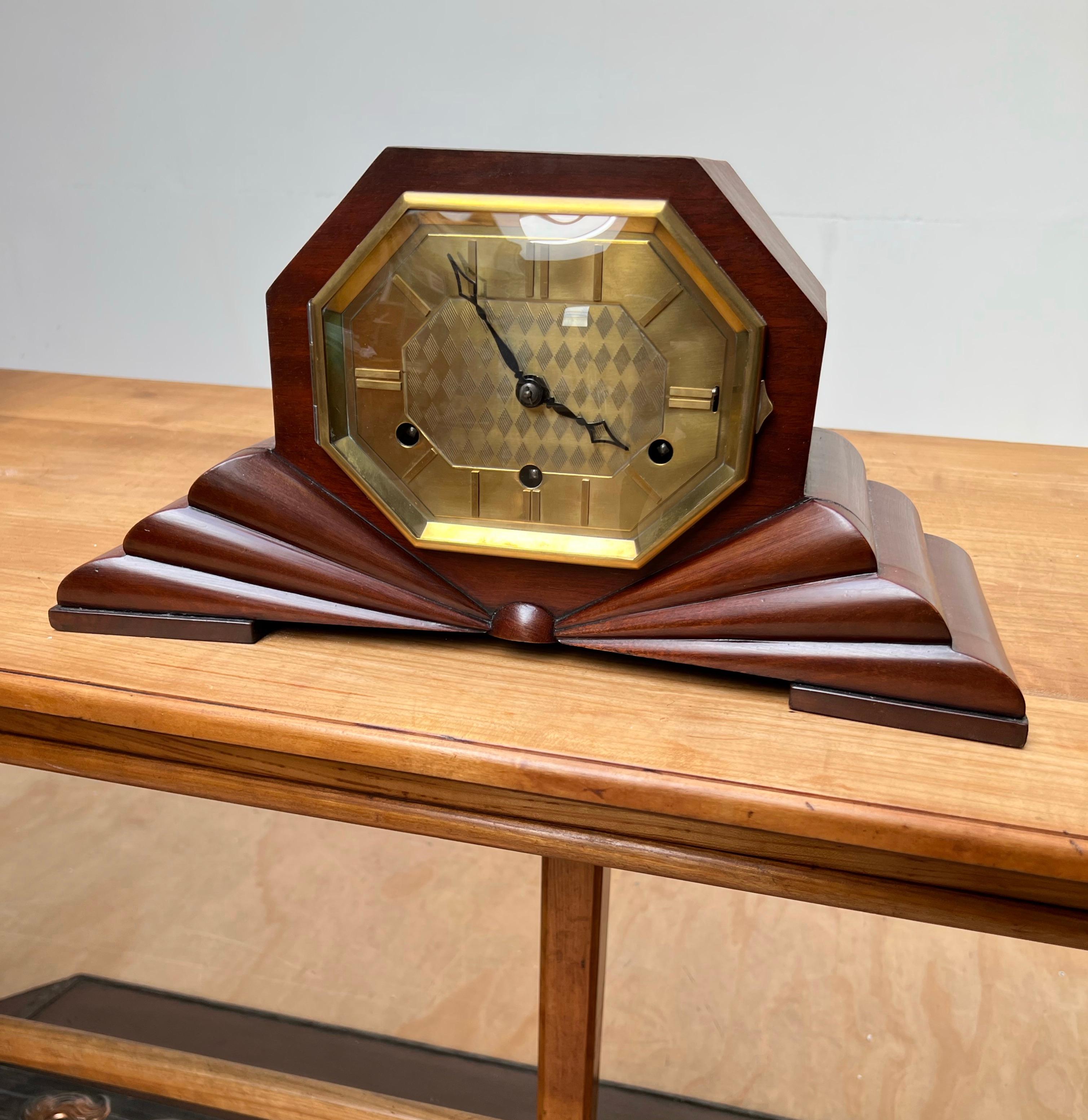 Pure Art Deco, Marvelous Design & Warm Color Nutwood Mantle / Desk / Table Clock For Sale 12