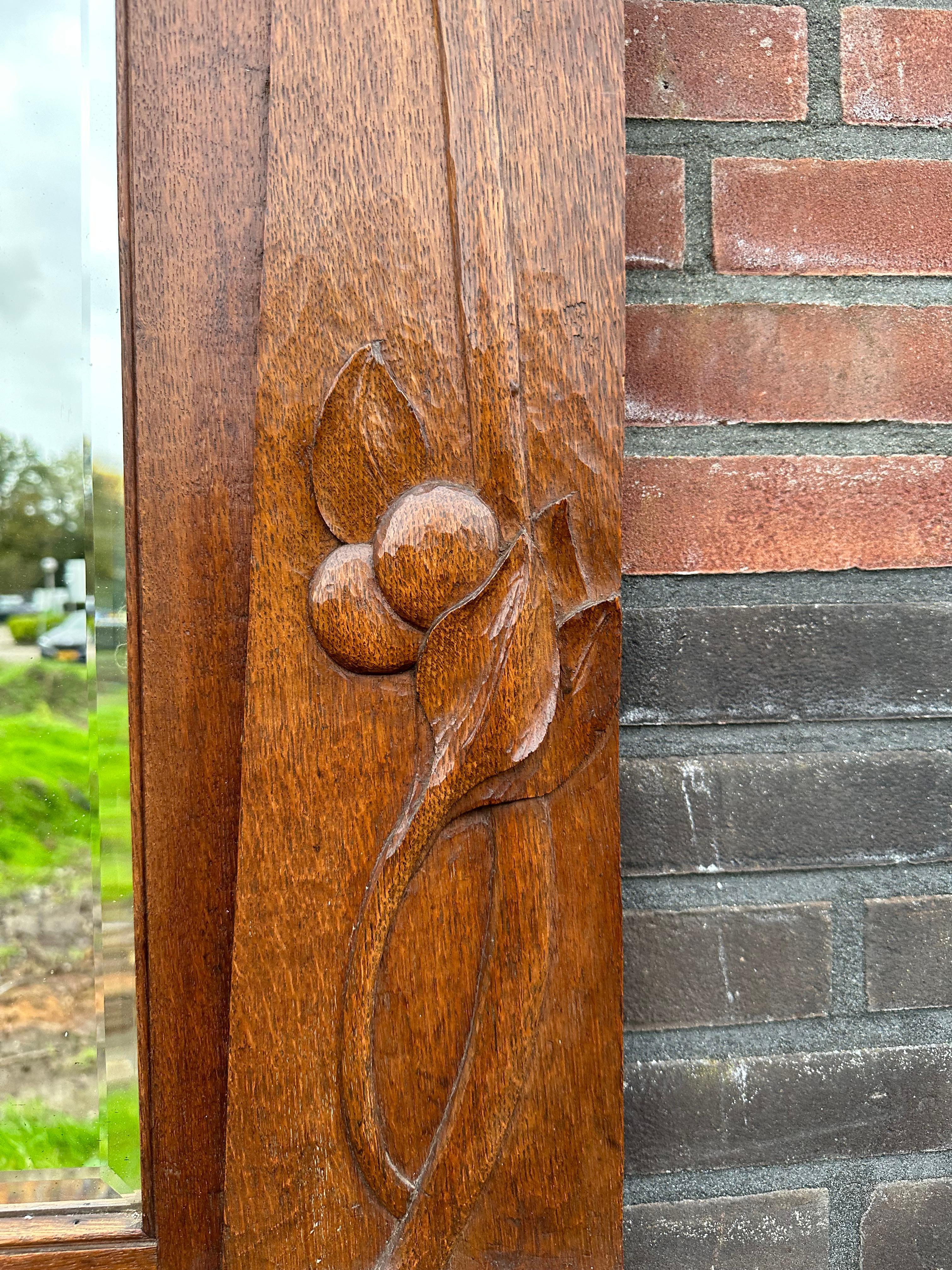  Miroir mural / de cheminée en bois pur Arts & Crafts w.. Incroyables plantes sculptées à la main en vente 6