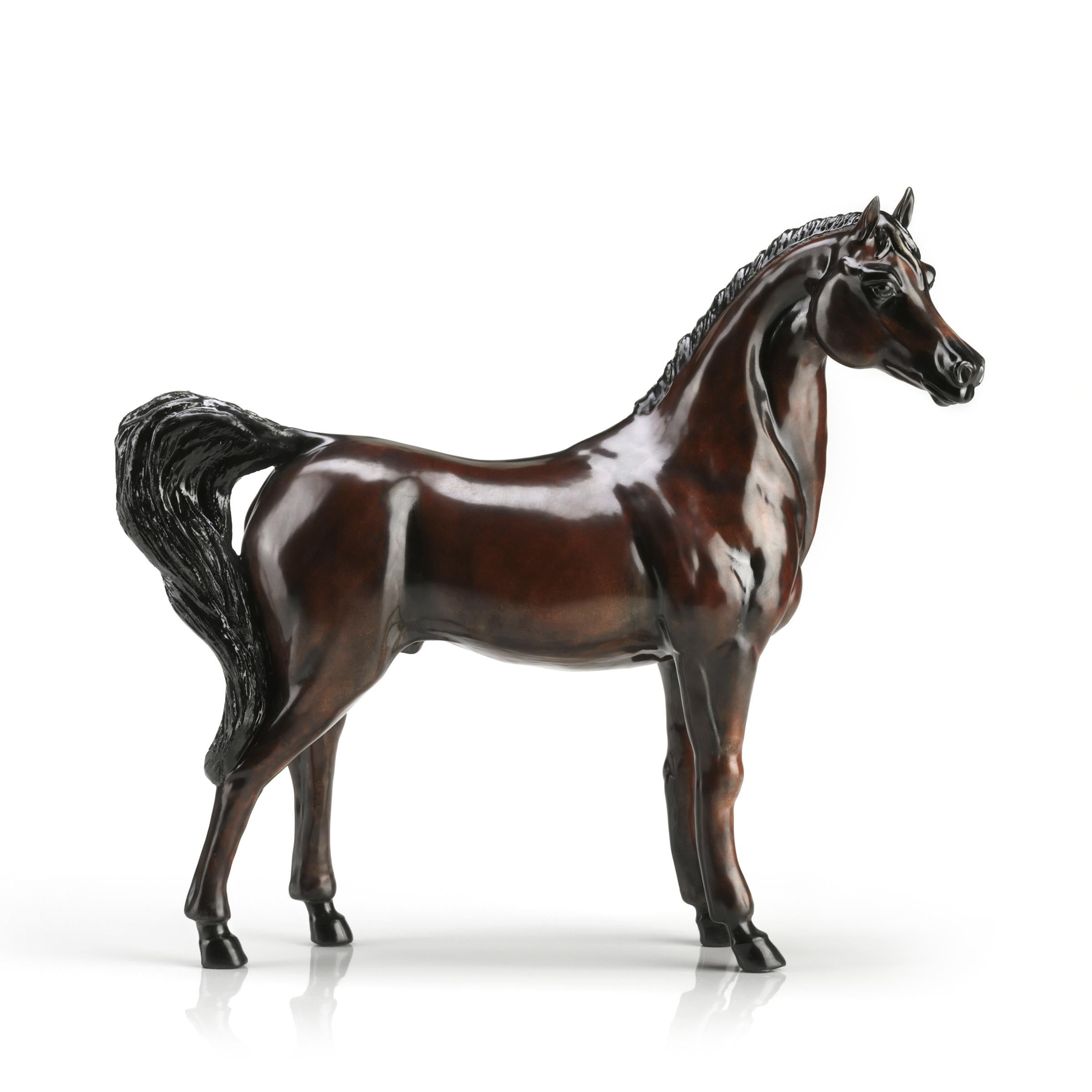 Sculpture pure bred horse all made in
hand painted porcelain. Exceptional piece.