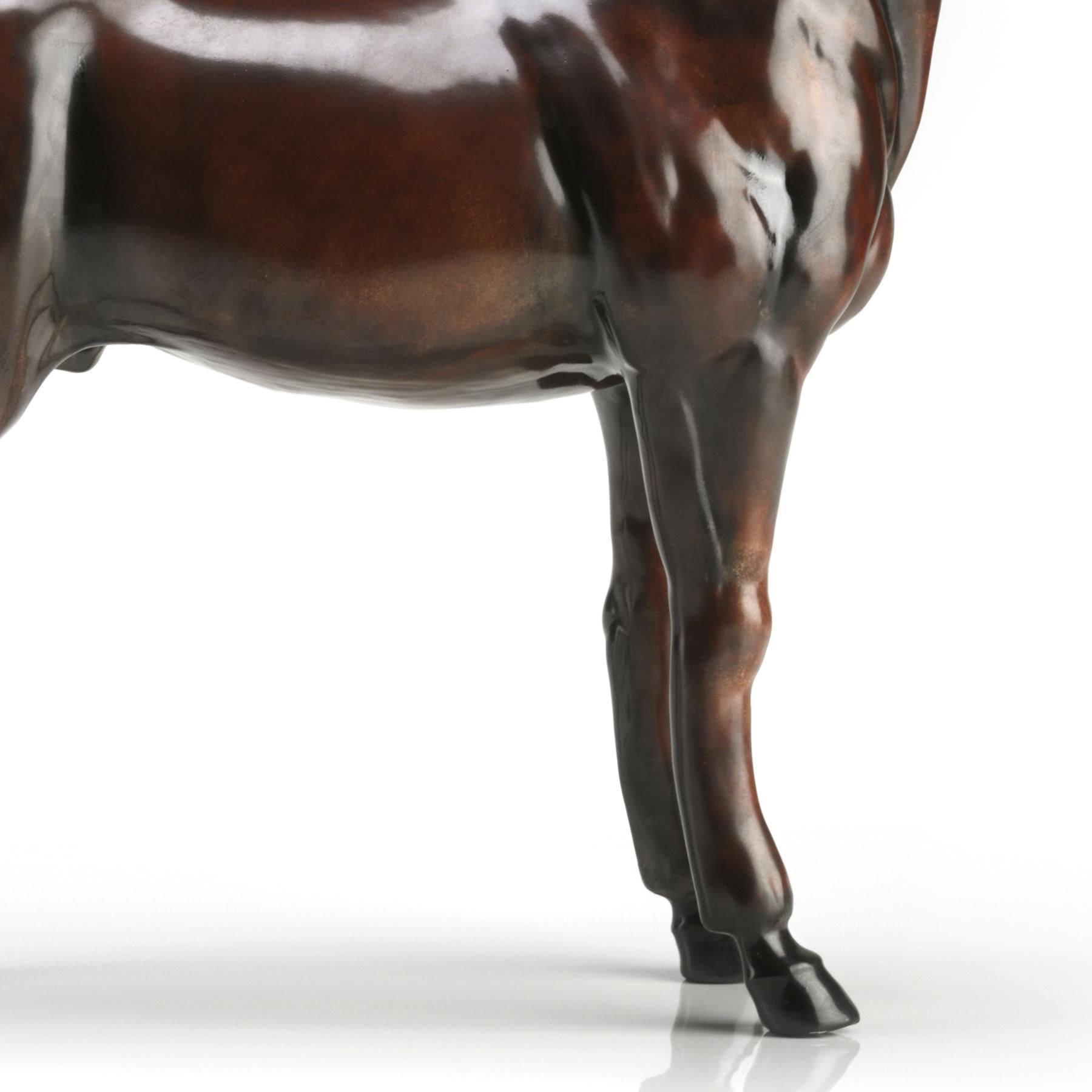 Porcelaine Sculpture de cheval de race pure en vente