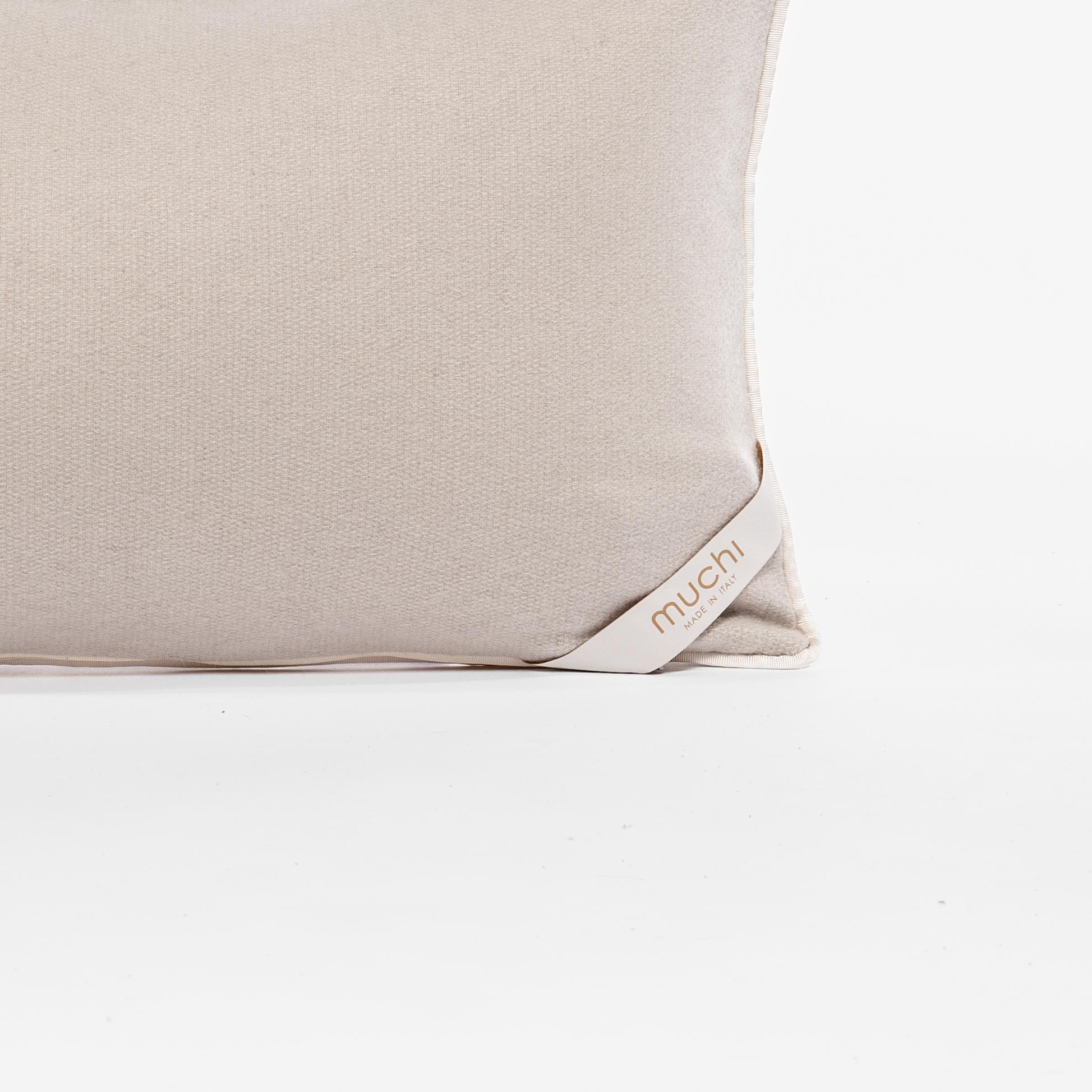 Lendenkissen aus reinem Kaschmir in Beige von Muchi Decor, hergestellt in Italien (Italienisch) im Angebot