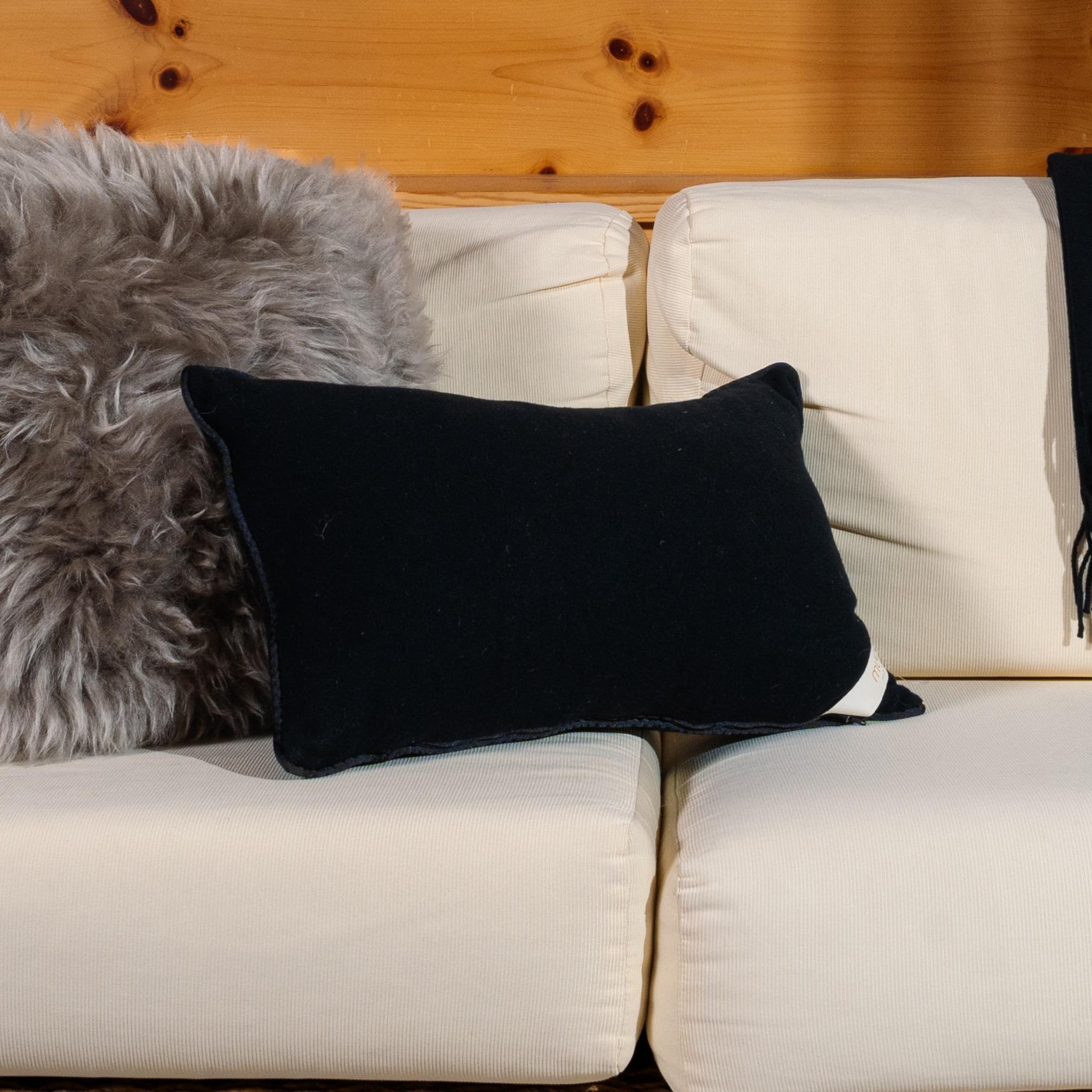 Pure Cashmere Black Lumbar Cushion by Muchi Decor, Made in Italy In New Condition For Sale In Poviglio, IT
