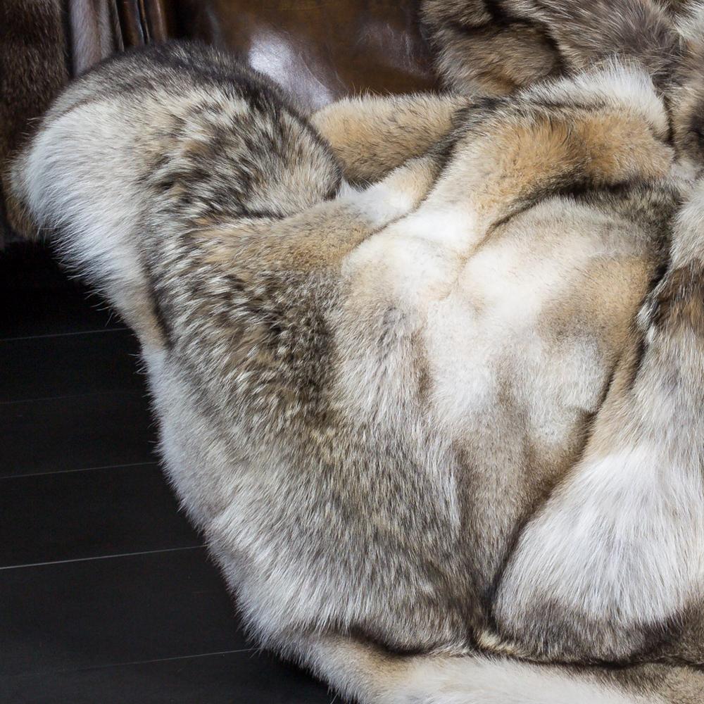 Plaid pur Coyote avec beige cousu à la main 
Retour de Cashemire. Pièce exceptionnelle et 
de haute qualité et fabriqué à la main.