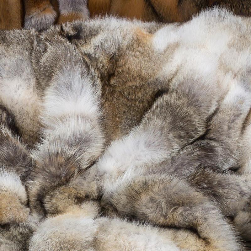 XXIe siècle et contemporain Plaid en fourrure de coyote pure avec cachemire en vente