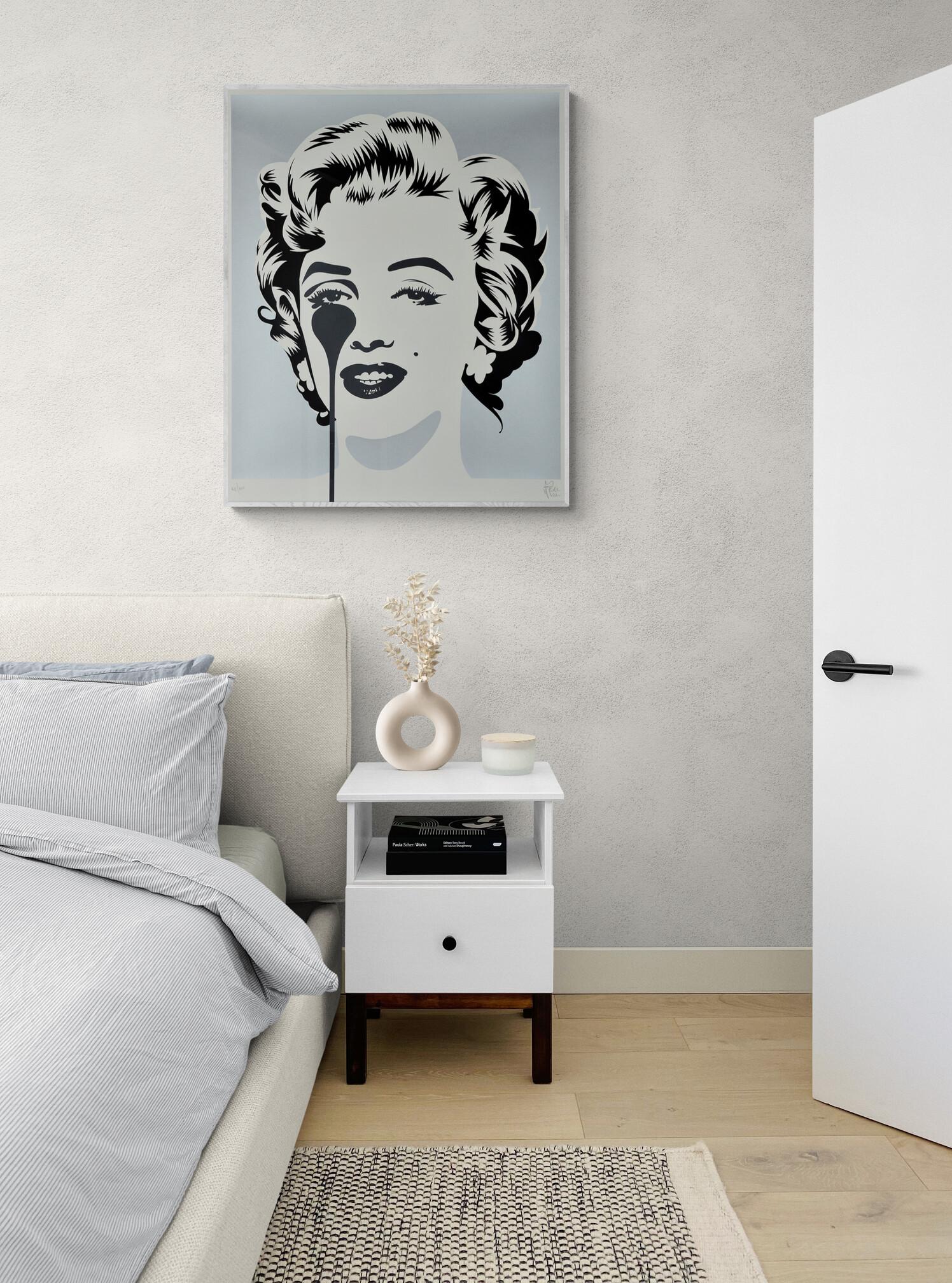 PURE EVIL - MARILYN CLASSIC (BLACK)
Date of creation: 2021
Medium: Screen print on Fedrigoni paper
Edition: 100
Size: 85 x 70 cm
Condition: In mint conditions, brand new and never framed
Observations: Screen print on high quality Fedrigoni paper of
