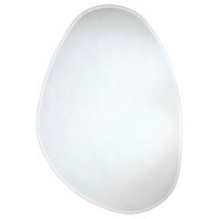 Miroir sculptural contemporain « Pure L » de Deknudt Mirrors